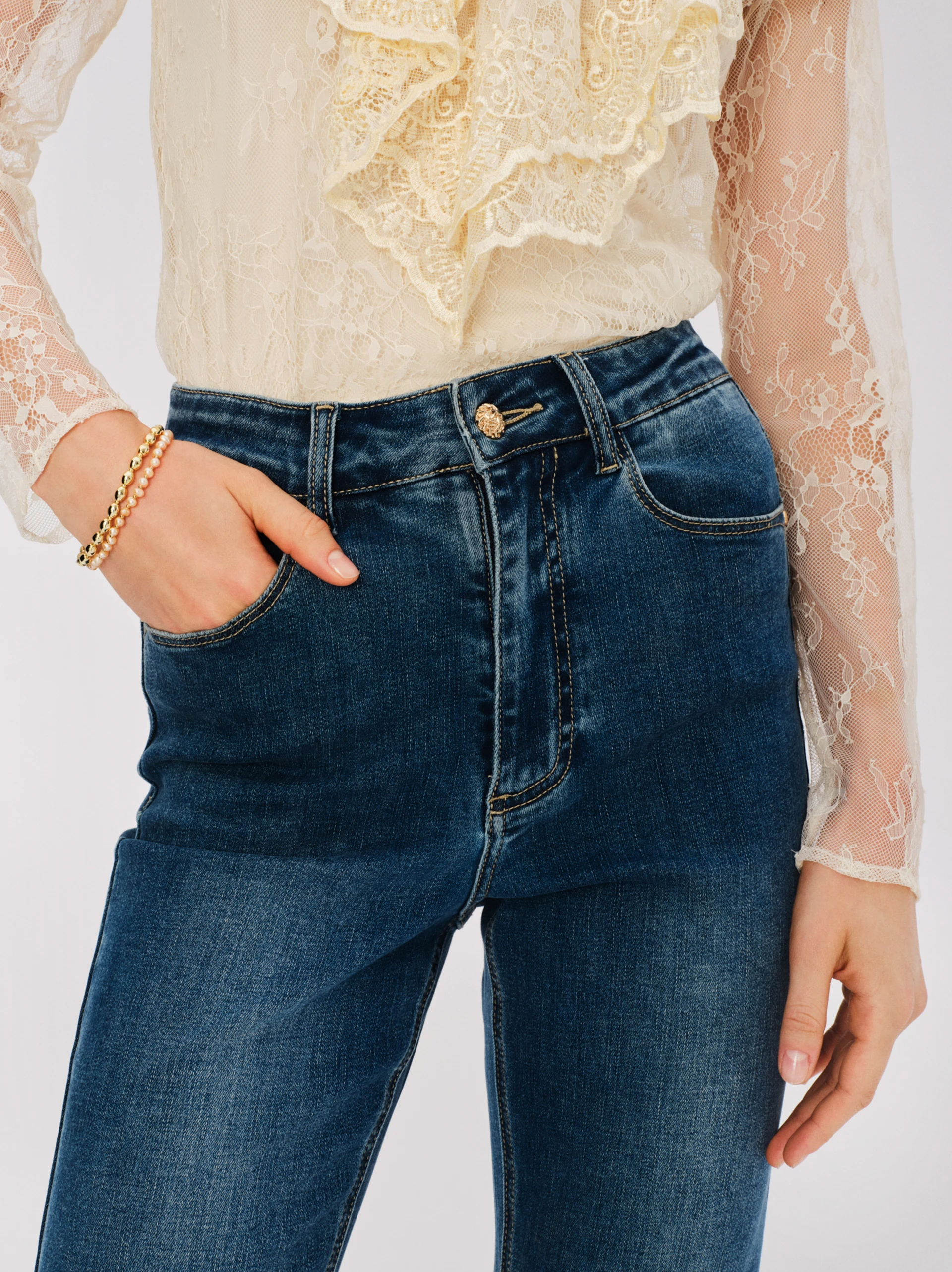 High-waisted bootcut jeans