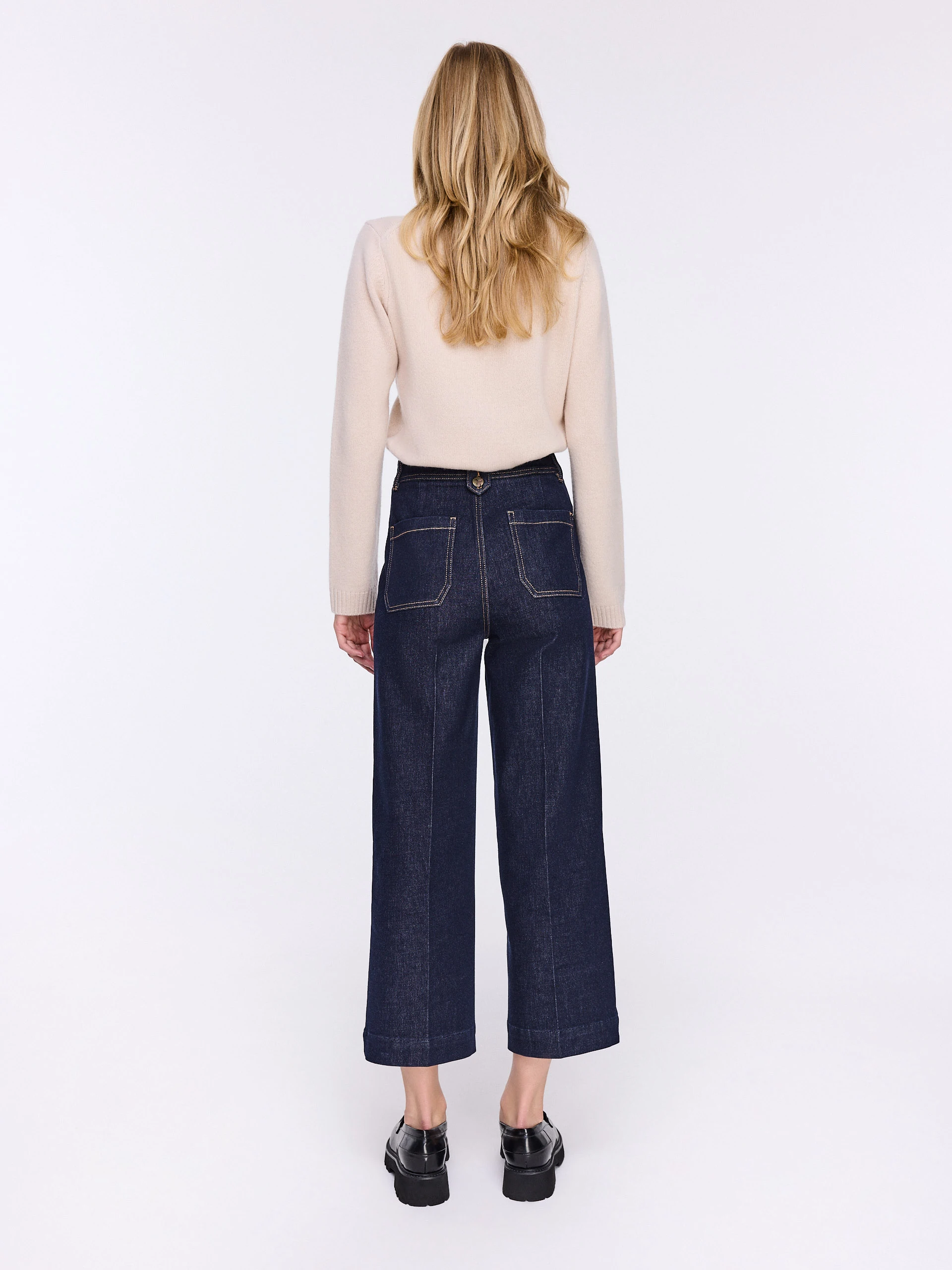 Navy blue high-waisted ⅞ jeans