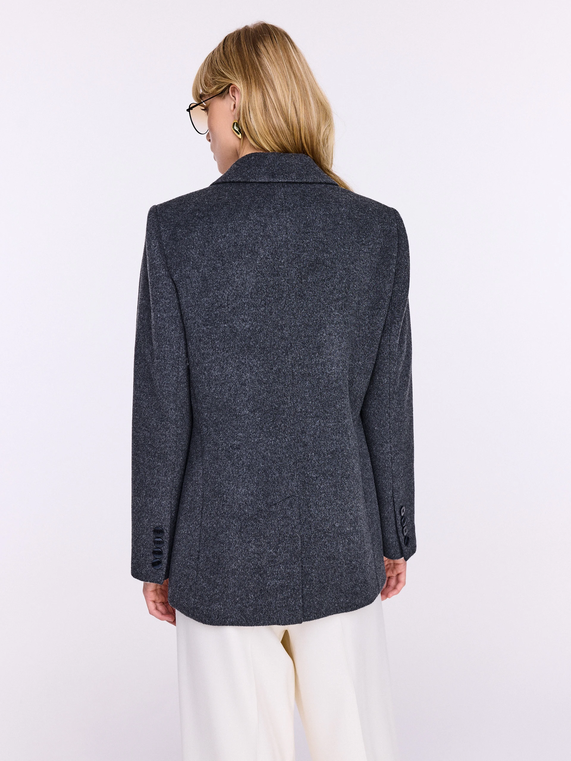Elegant wool jacket with a classic cut