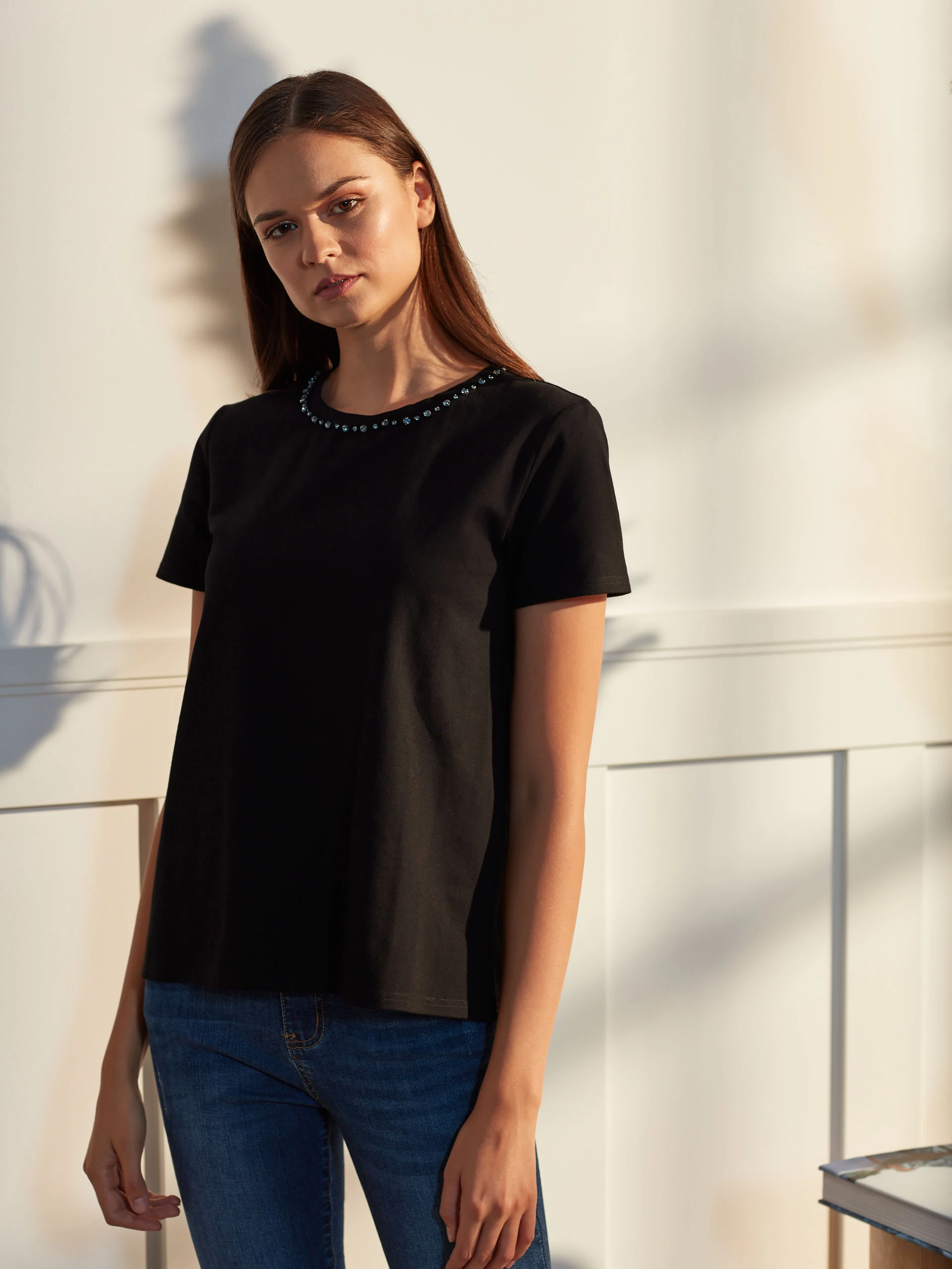 BLOUSE WITH APPLIQUE AT NECKLINE