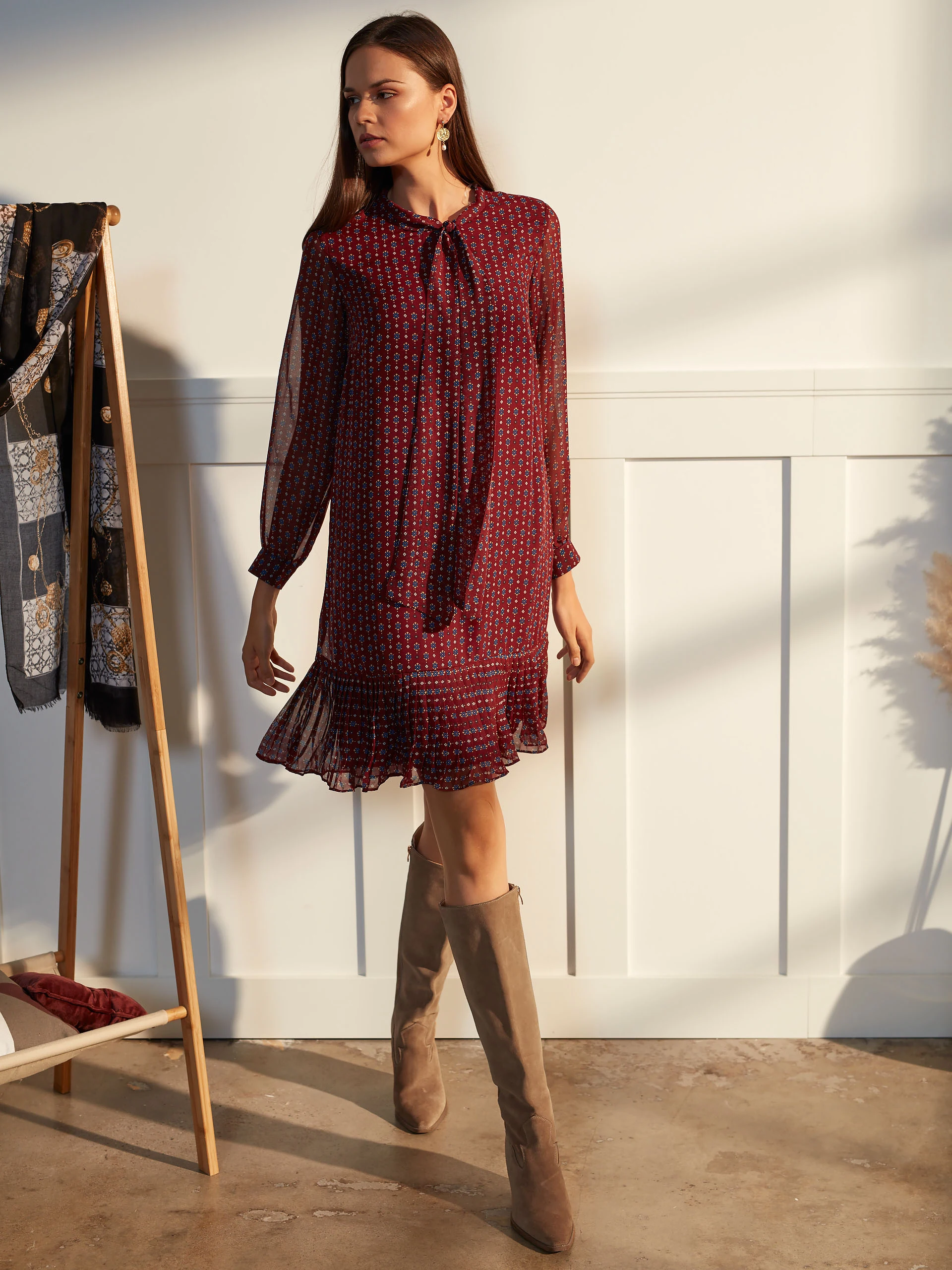 DRESS WITH A RUFFLE AT THE BOTTOM