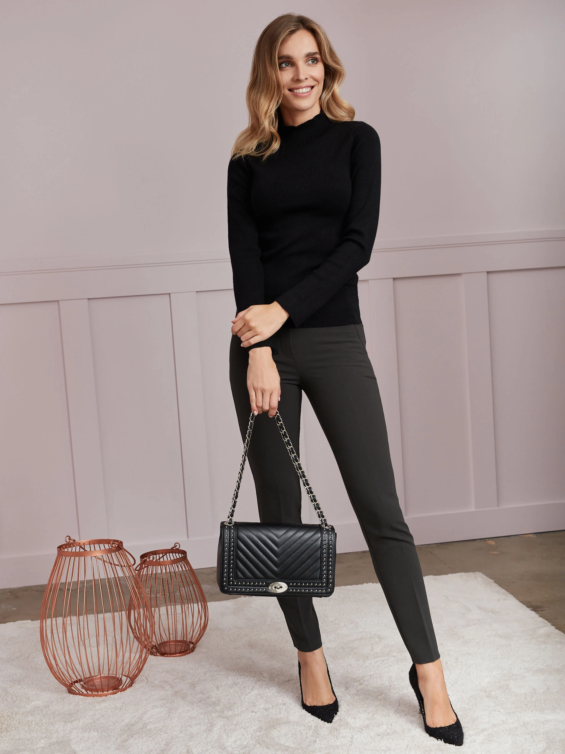 SWEATER WITH HALF-GOLF