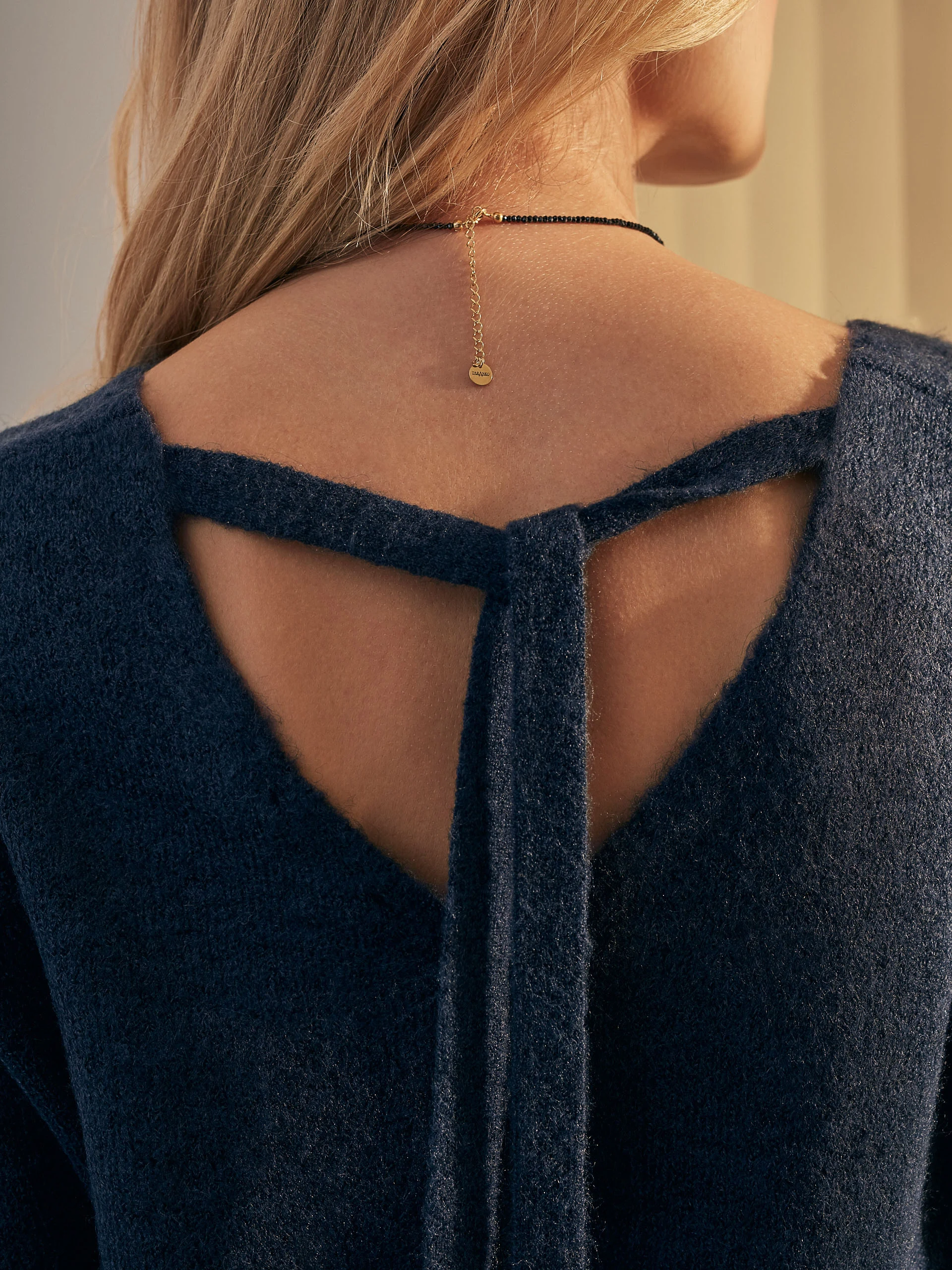 SWEATER WITH BACK NECKLINE