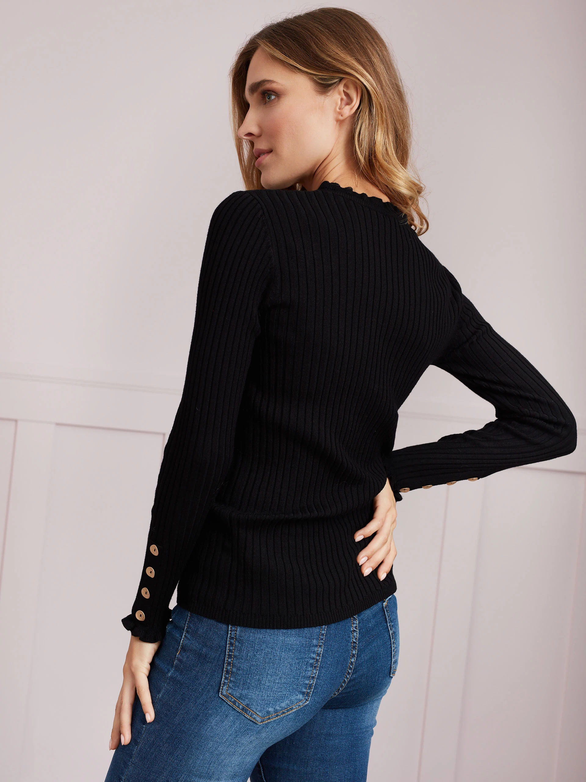 FITTED SWEATER WITH RIBBED FABRIC