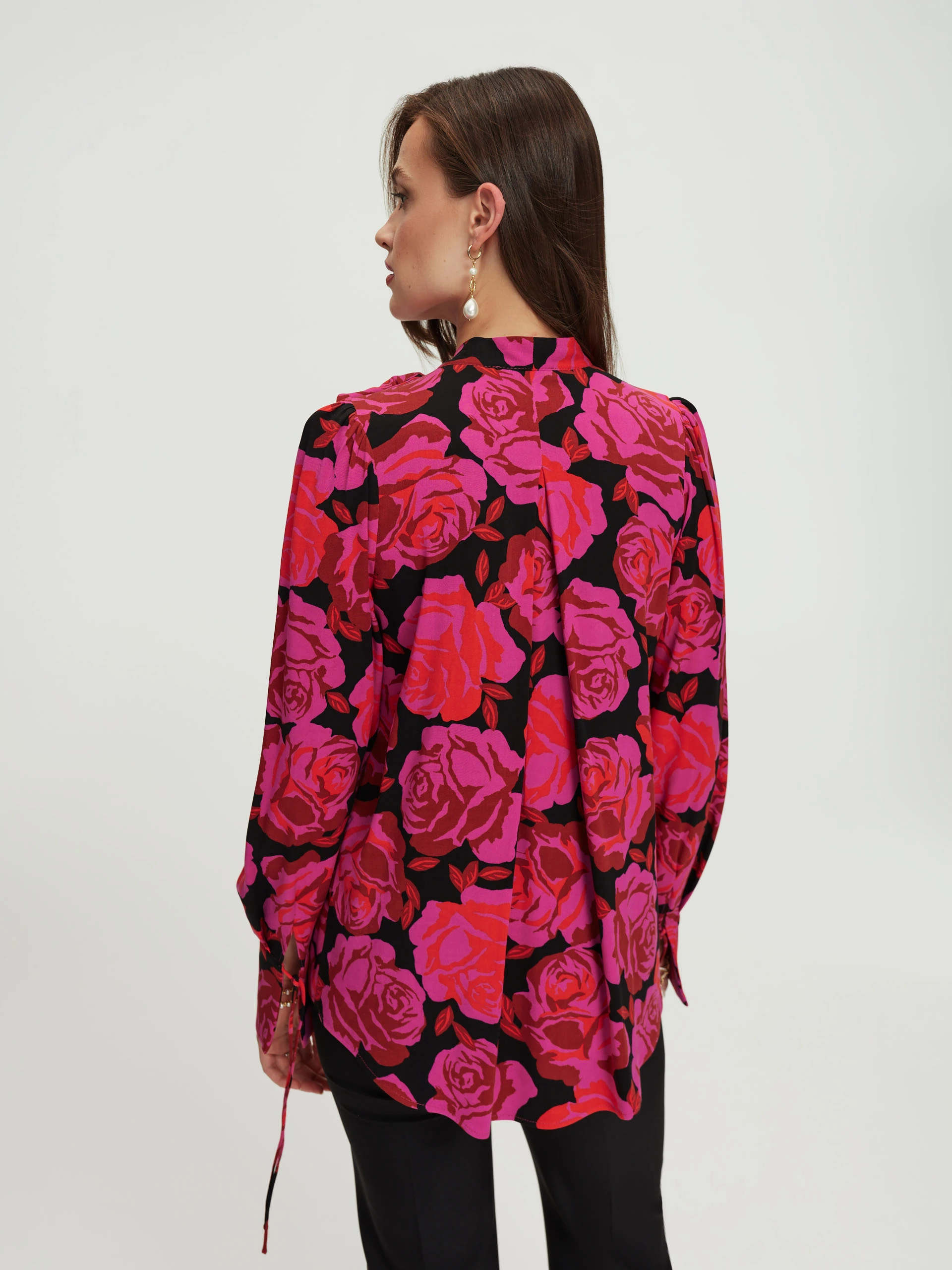 Long sleeve blouse in roses