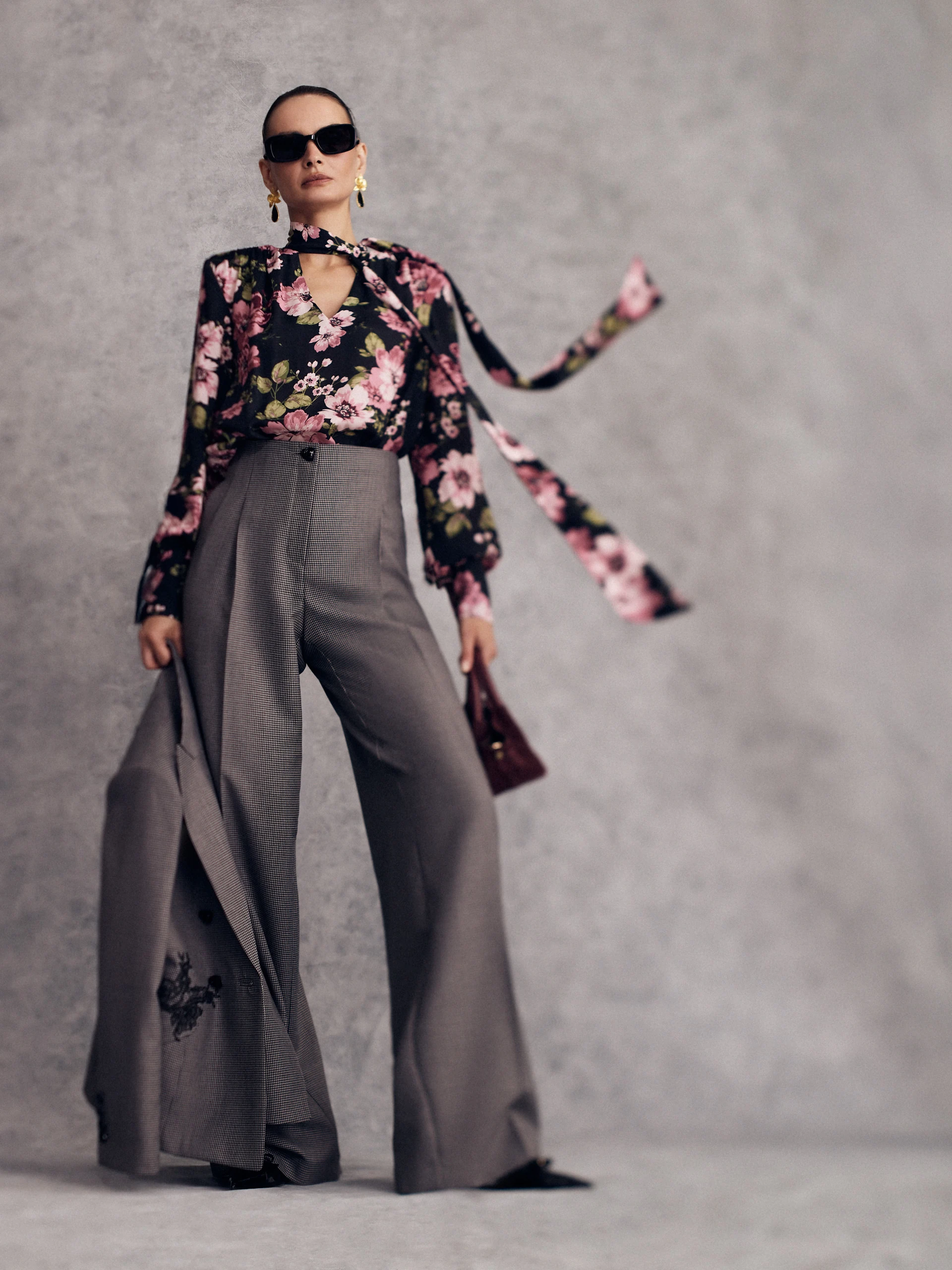Elegant high-waisted wool houndstooth trousers