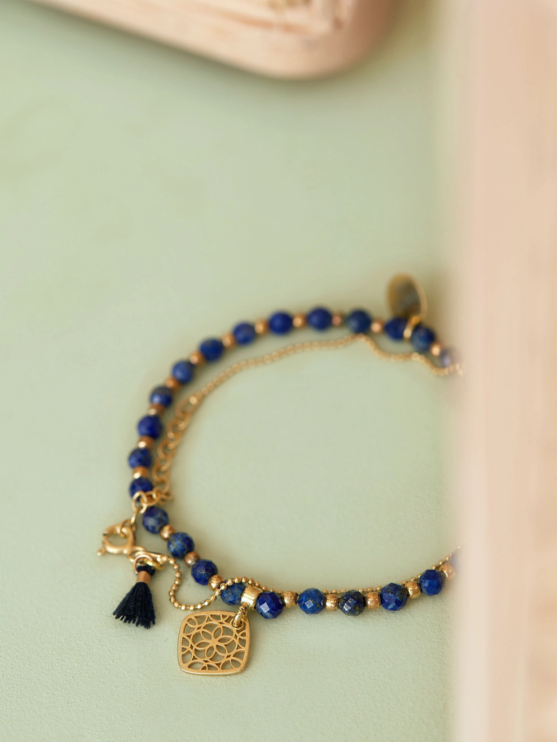 BRACELET WITH LAPIS