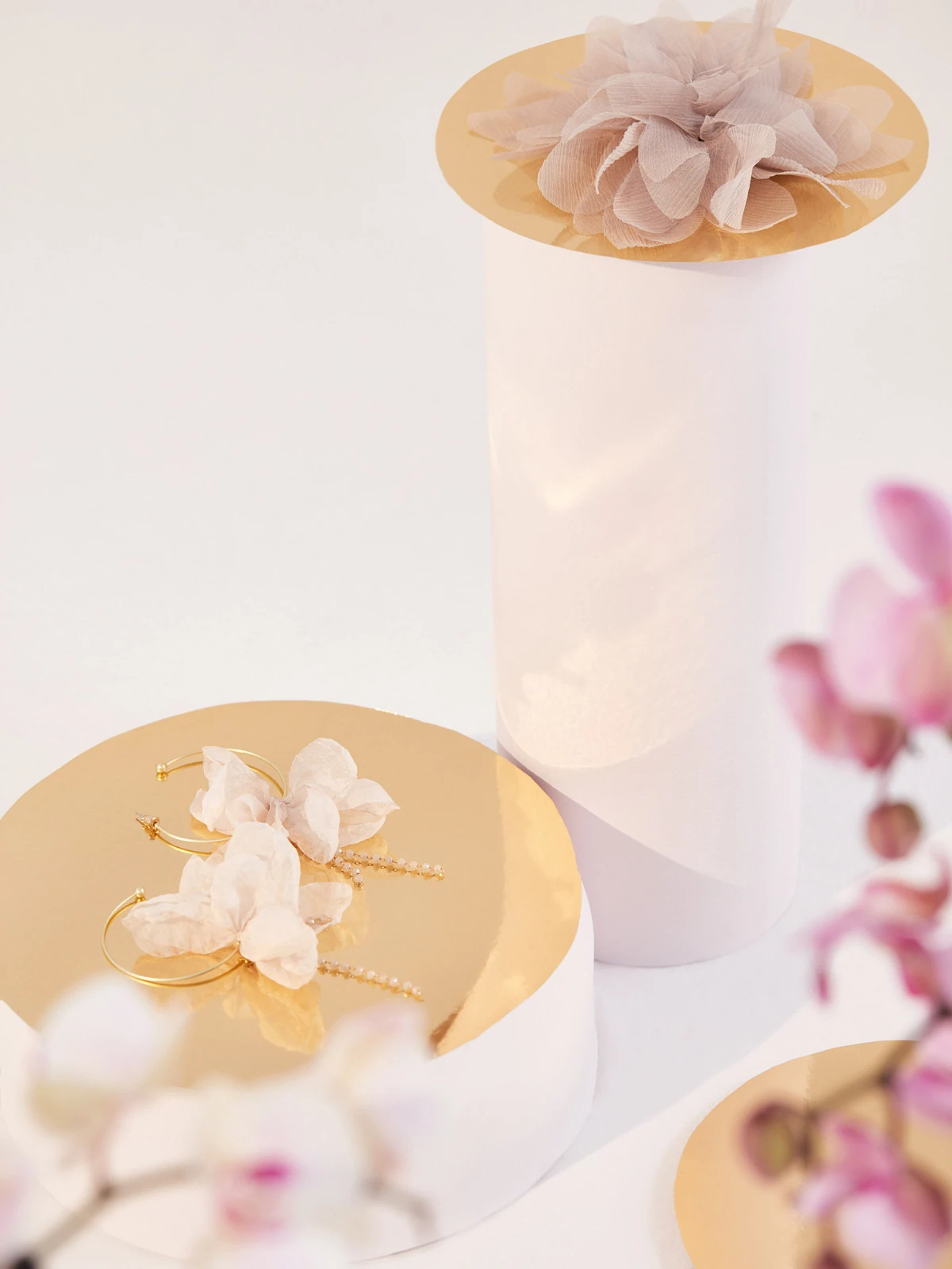 EARRINGS WITH FLOWERS
