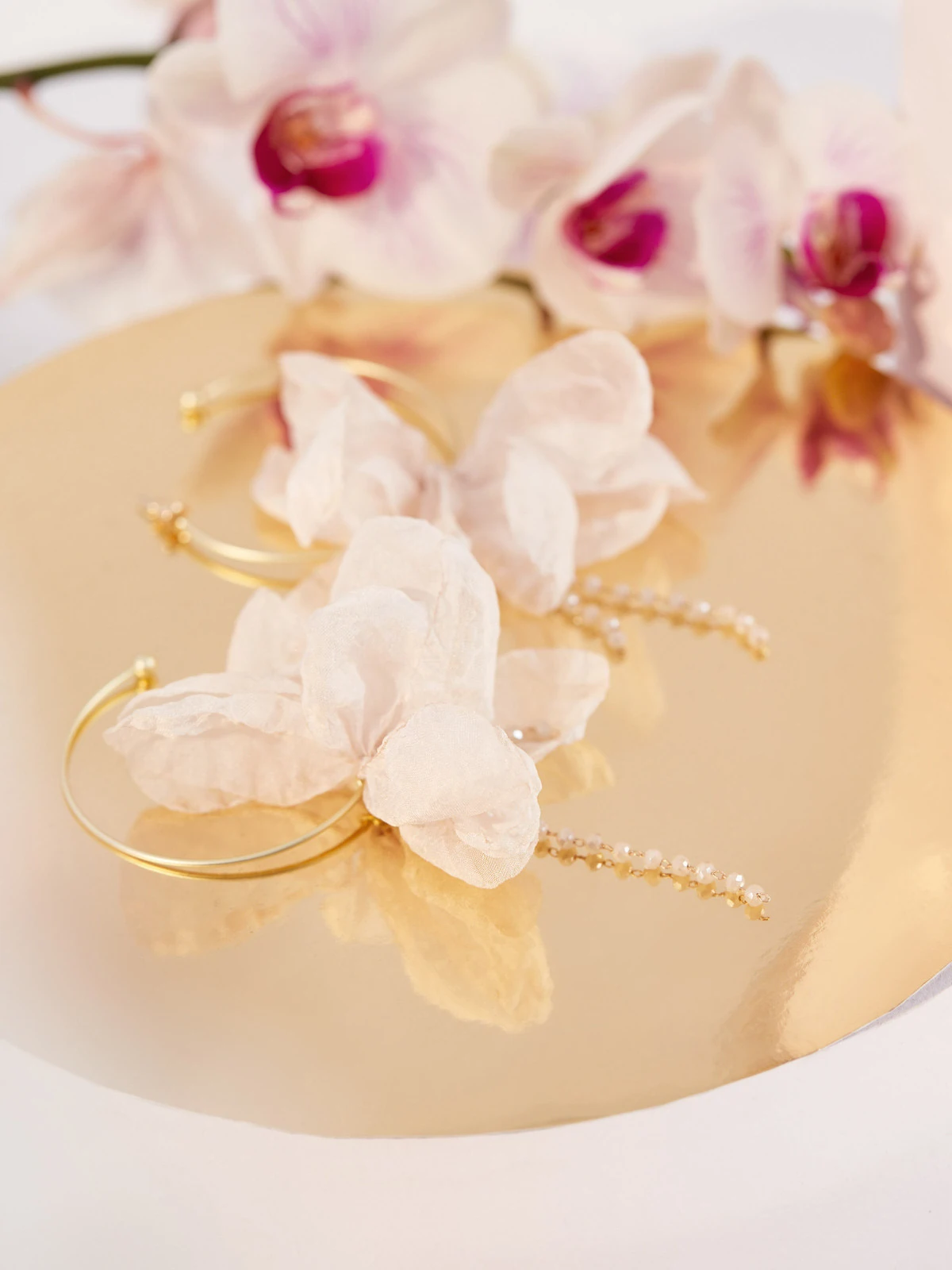 EARRINGS WITH FLOWERS