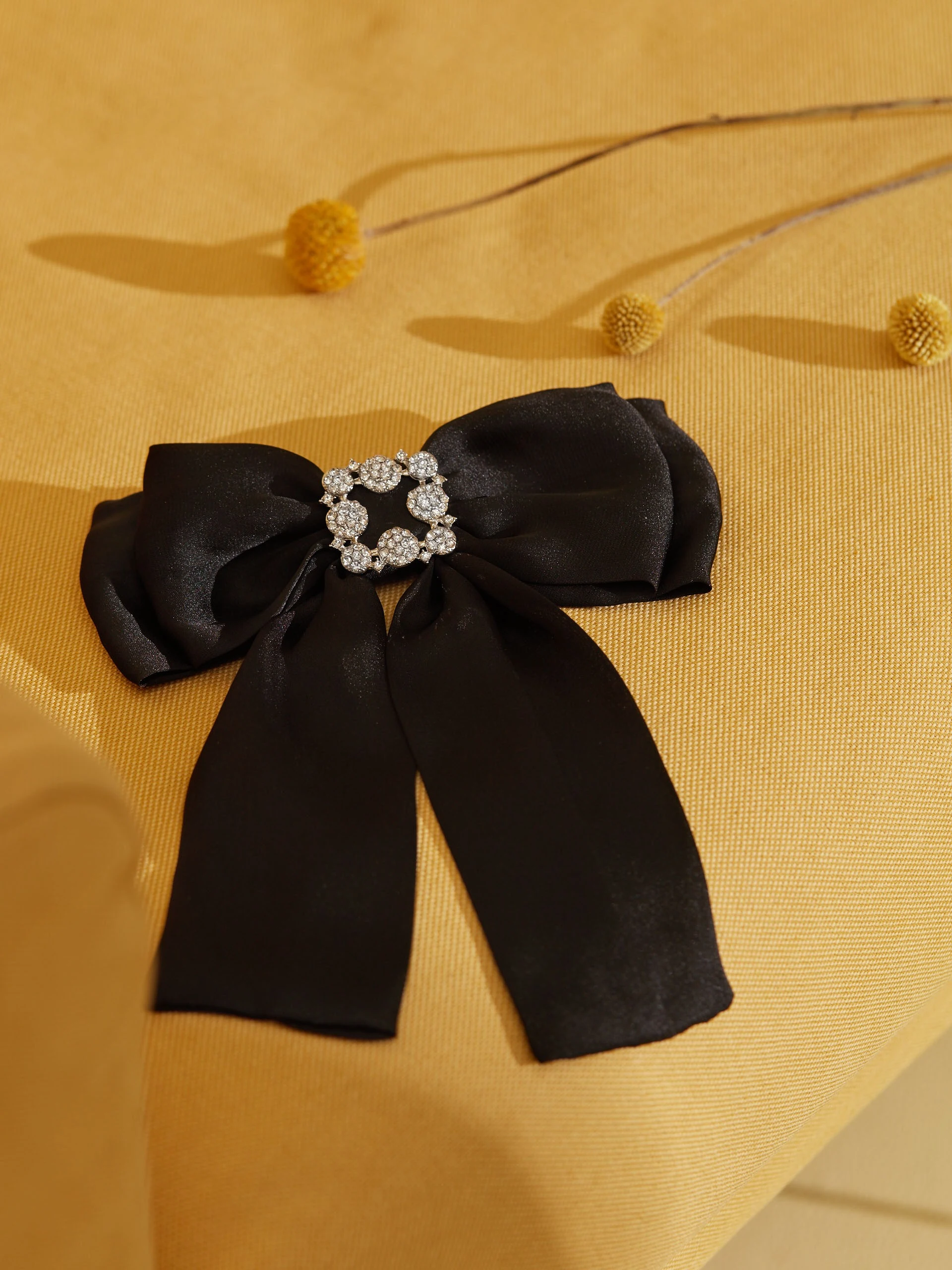 BOW BROOCH