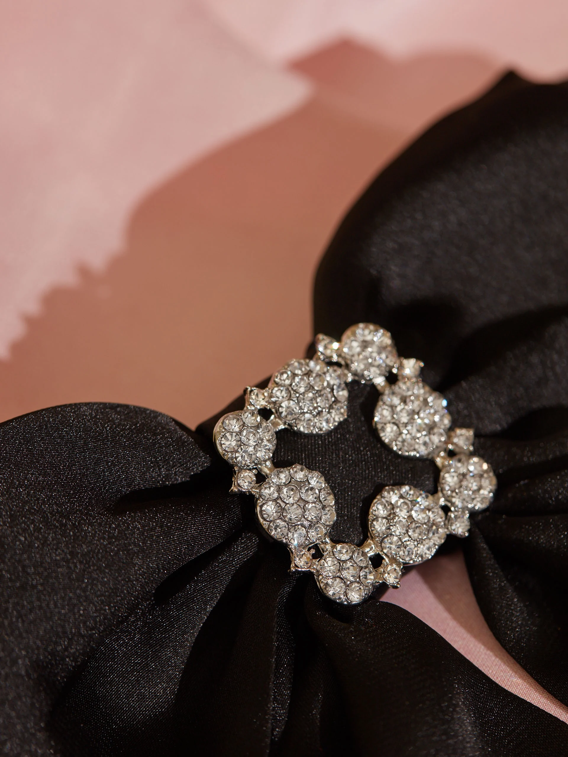 BOW BROOCH