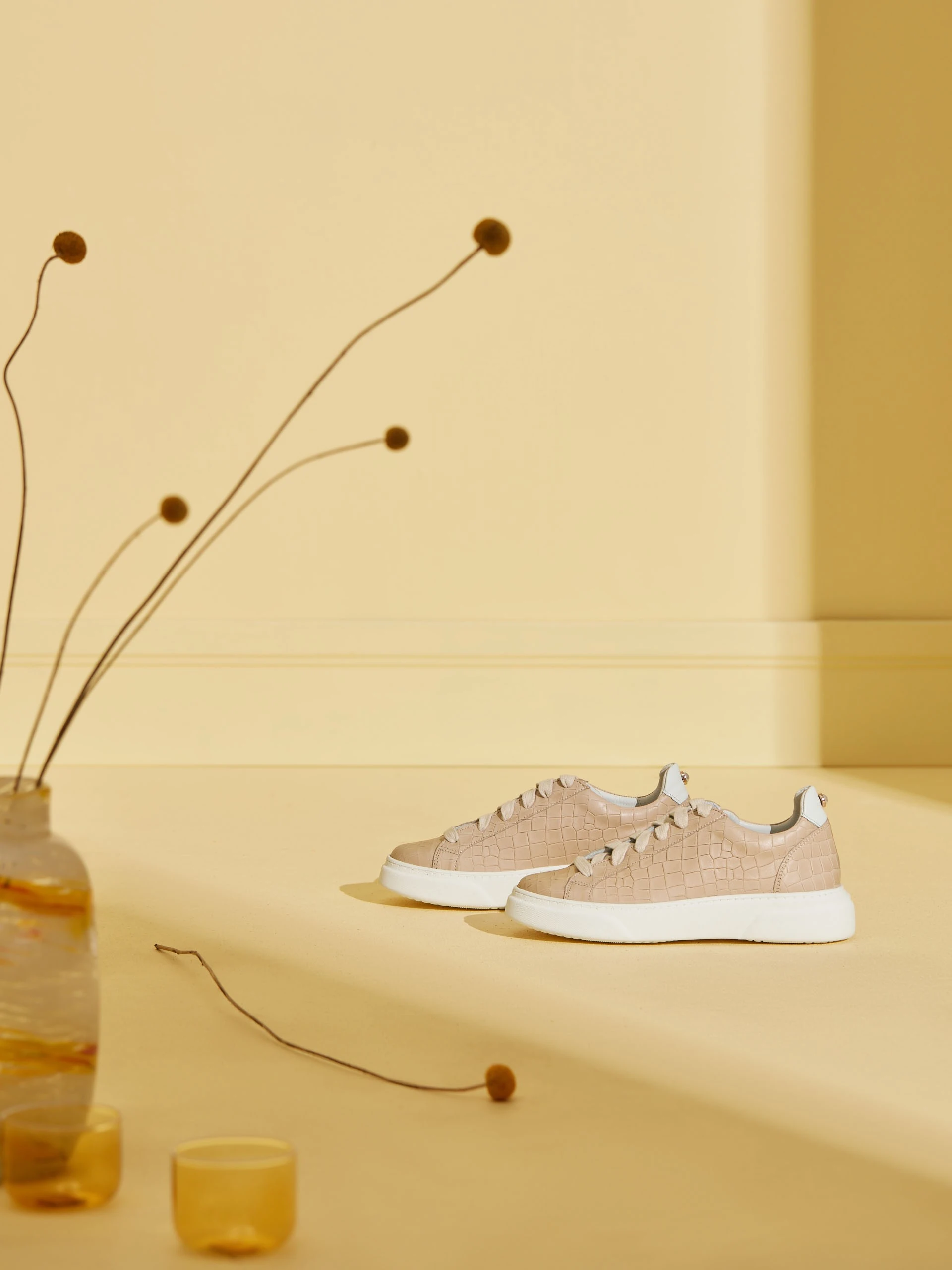 BEIGE SNEAKERS