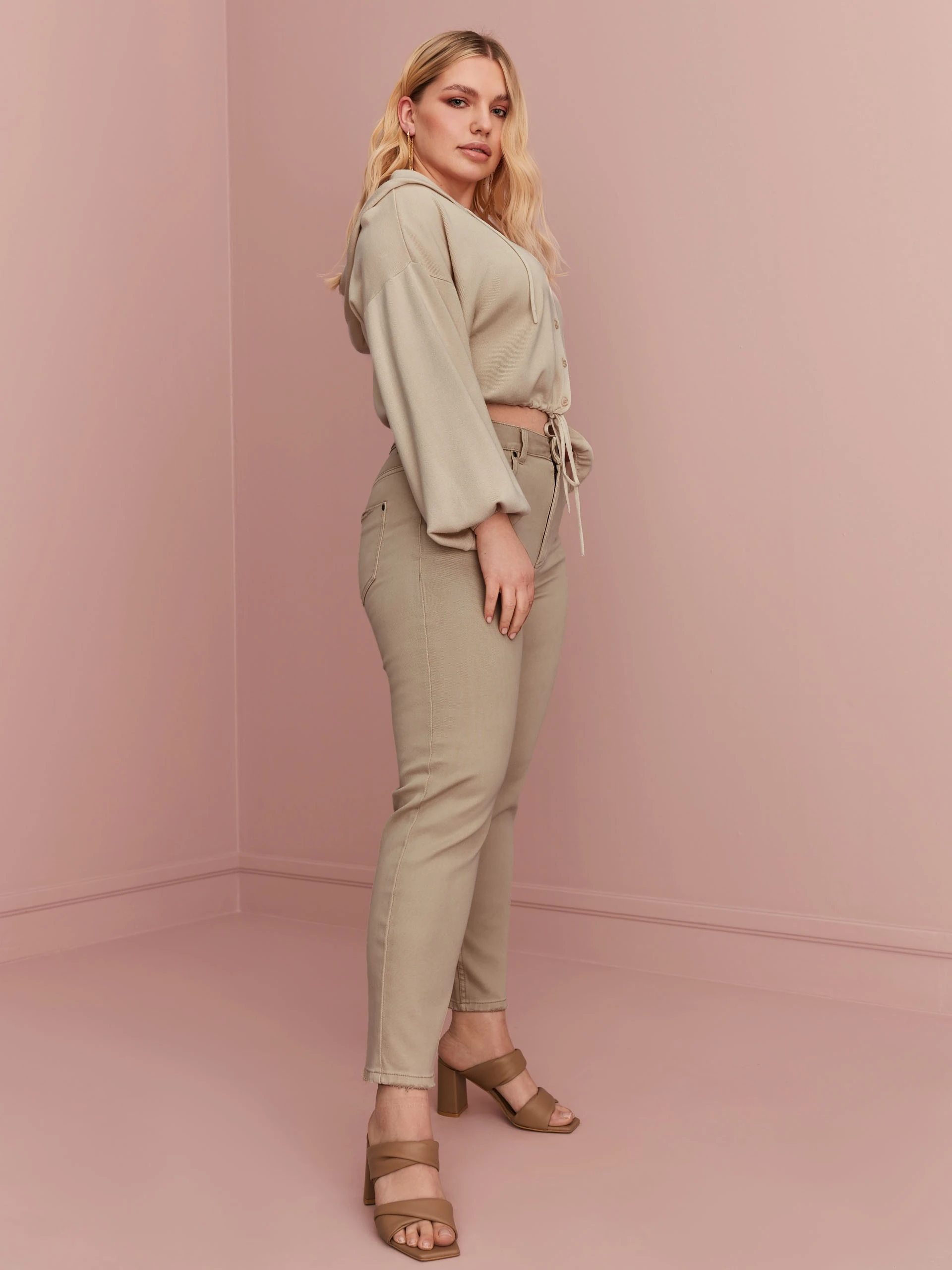 HEELED LEATHER MULES