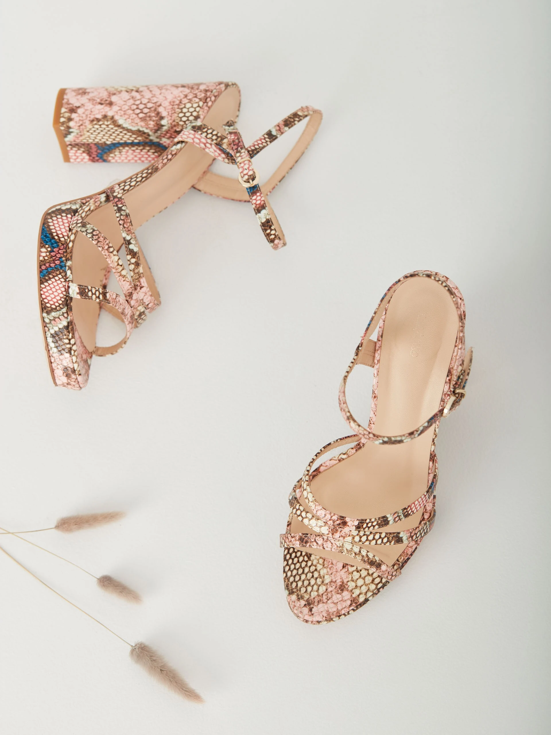LEATHER PLATFORM HIGH HEELED SANDAL