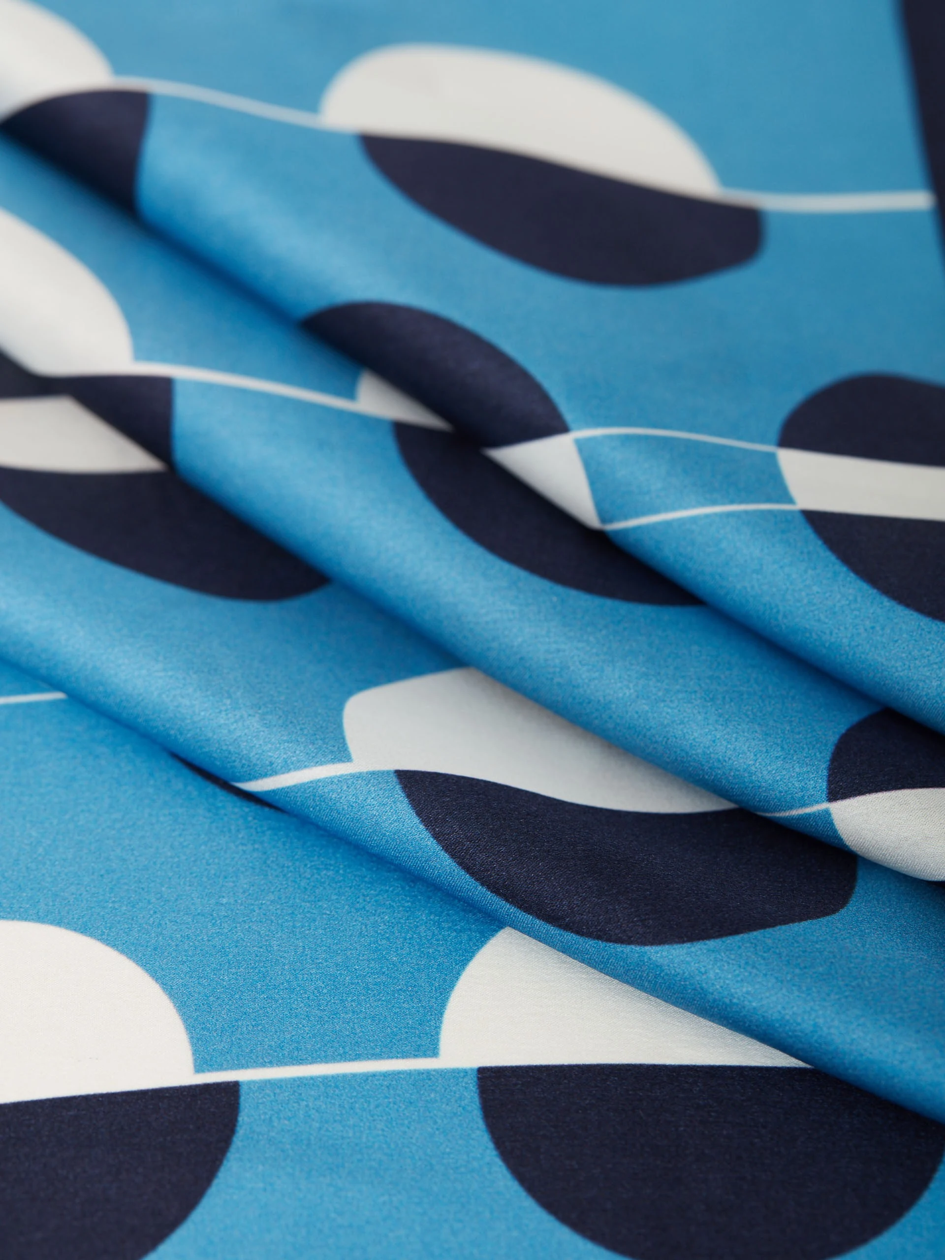 BLUE SILK GAVROSHKA
