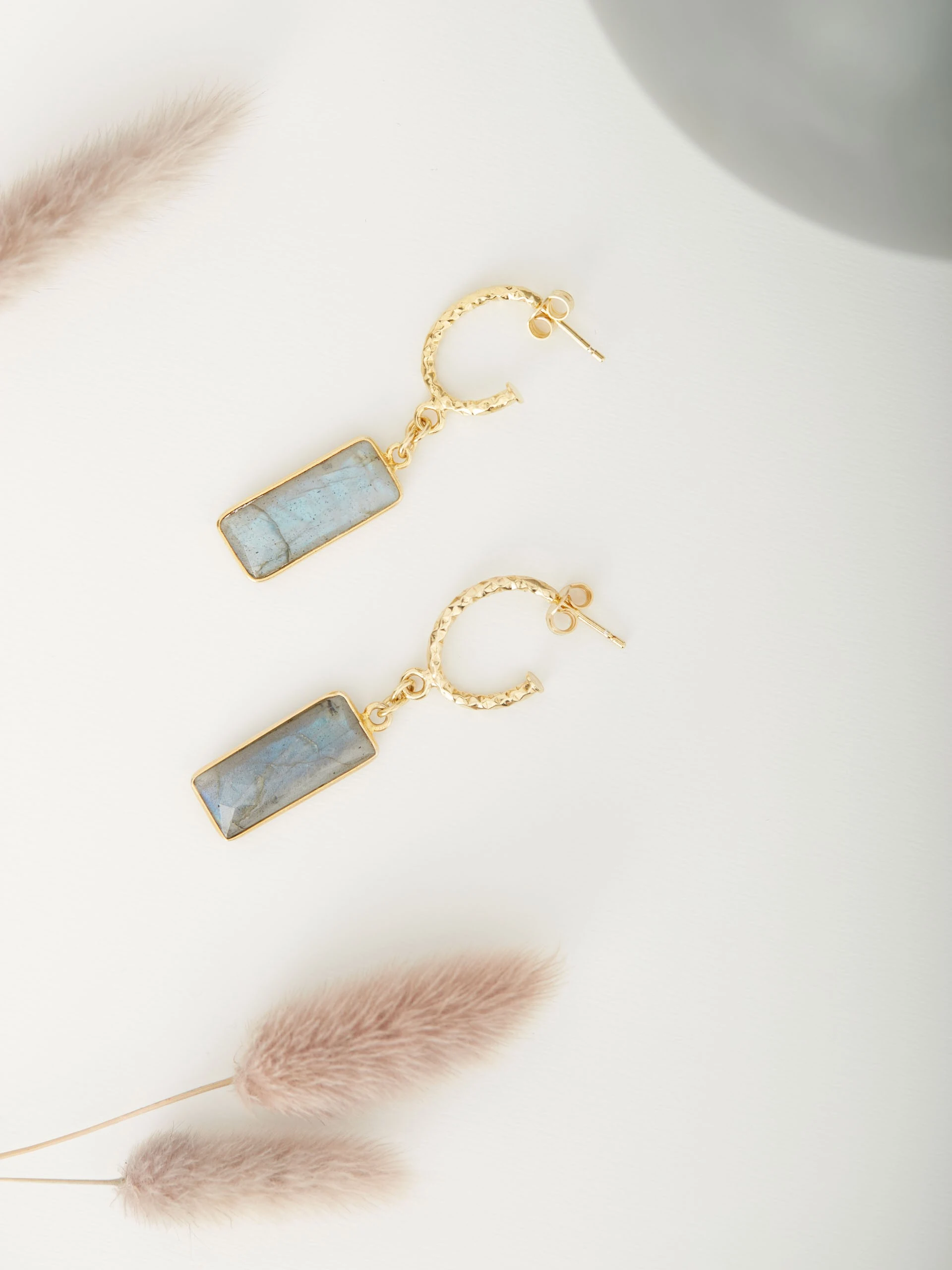 EARRINGS WITH INSET STONES
