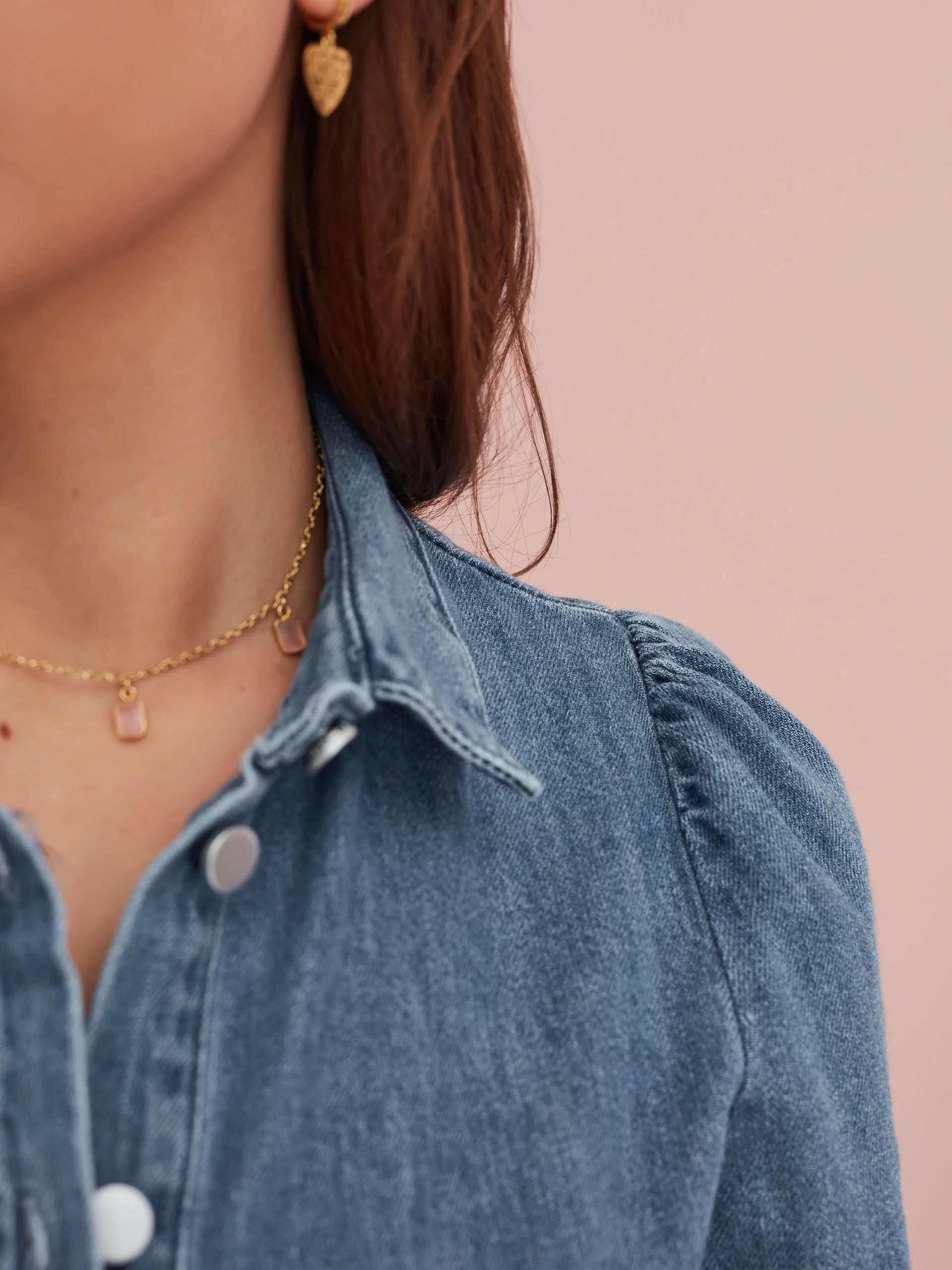 GOLD-PLATED NECKLACE WITH PINK STONES