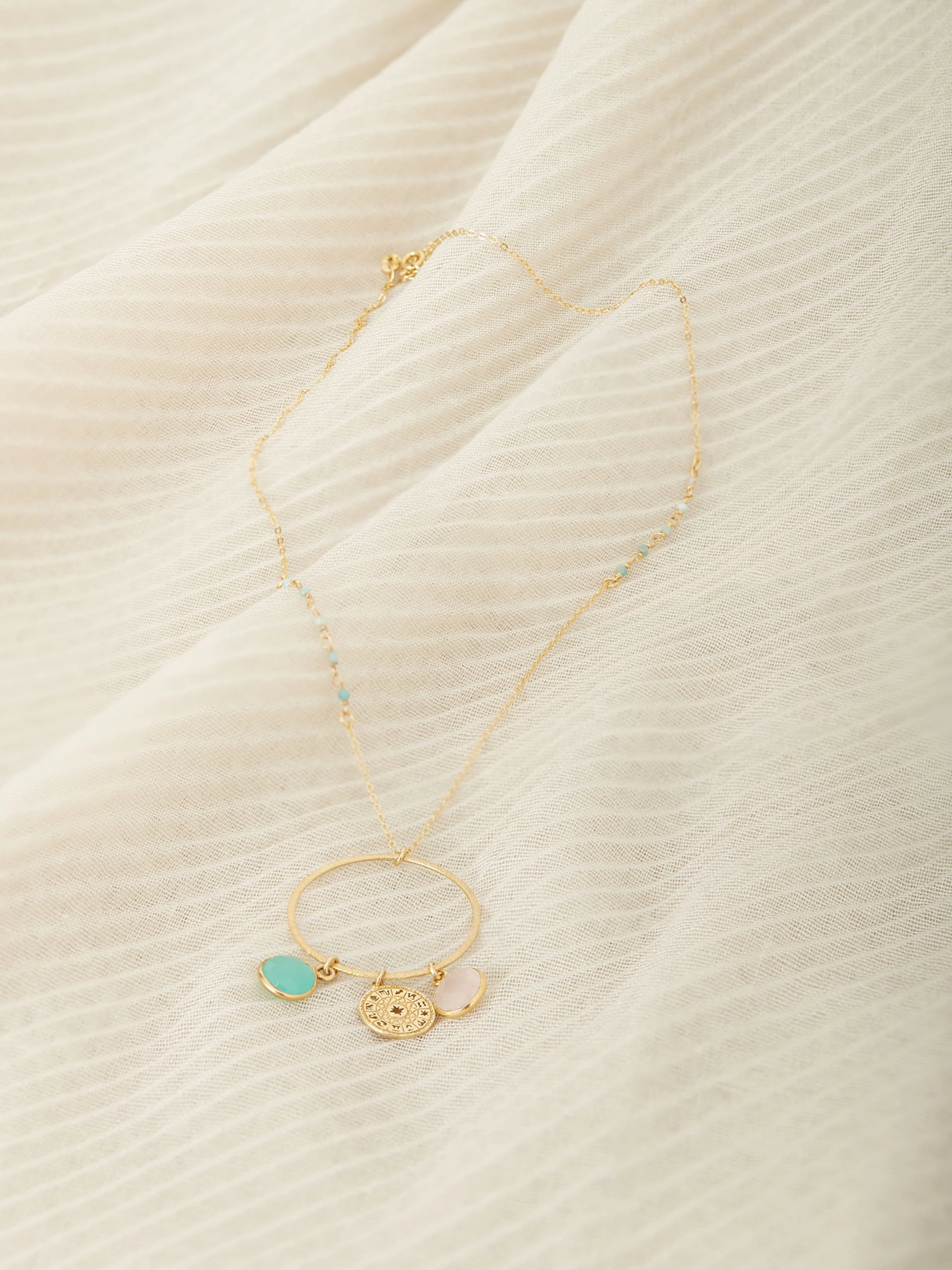 NECKLACE WITH NATURAL STONE CHARMS