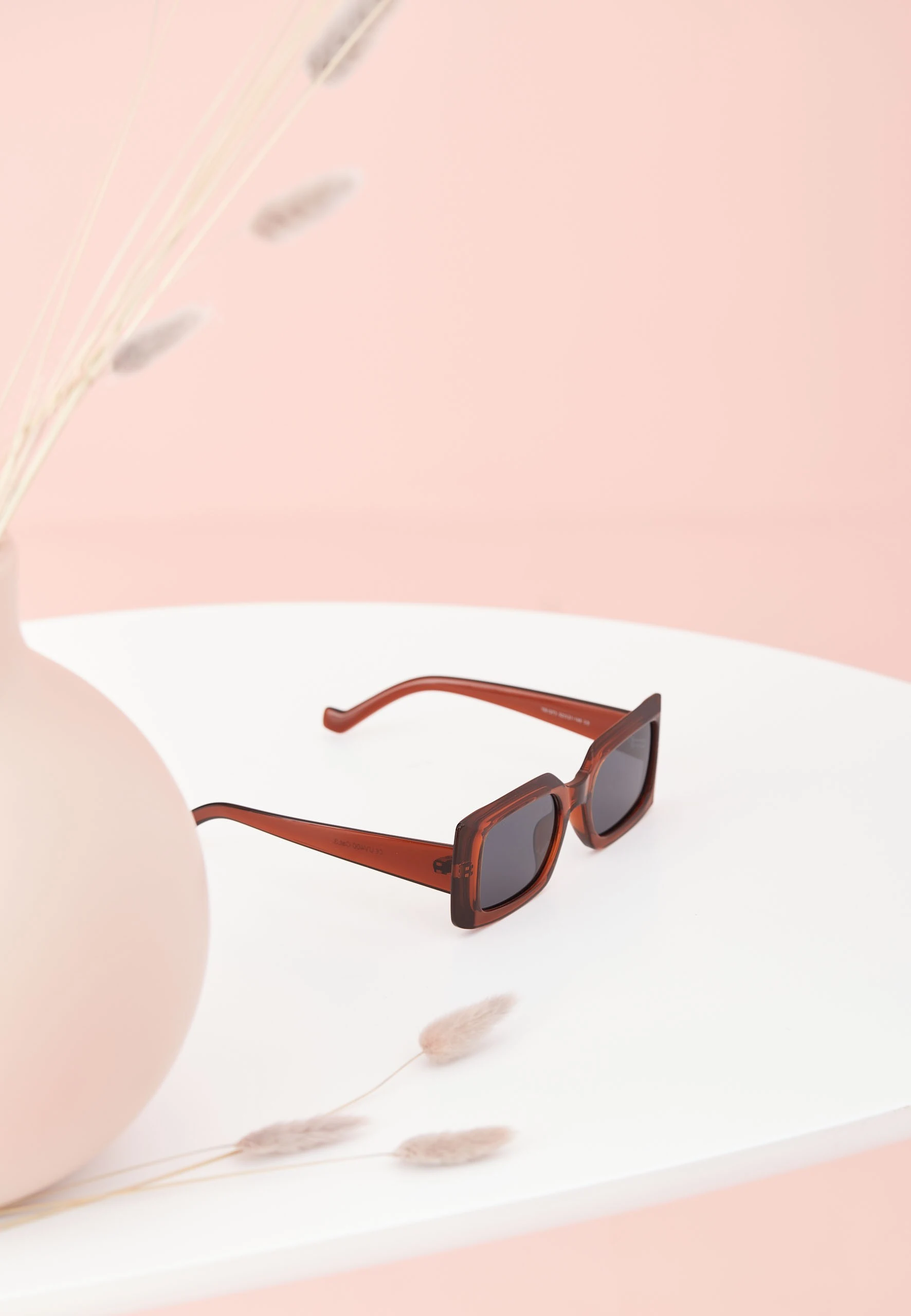 BROWN SUNGLASSES