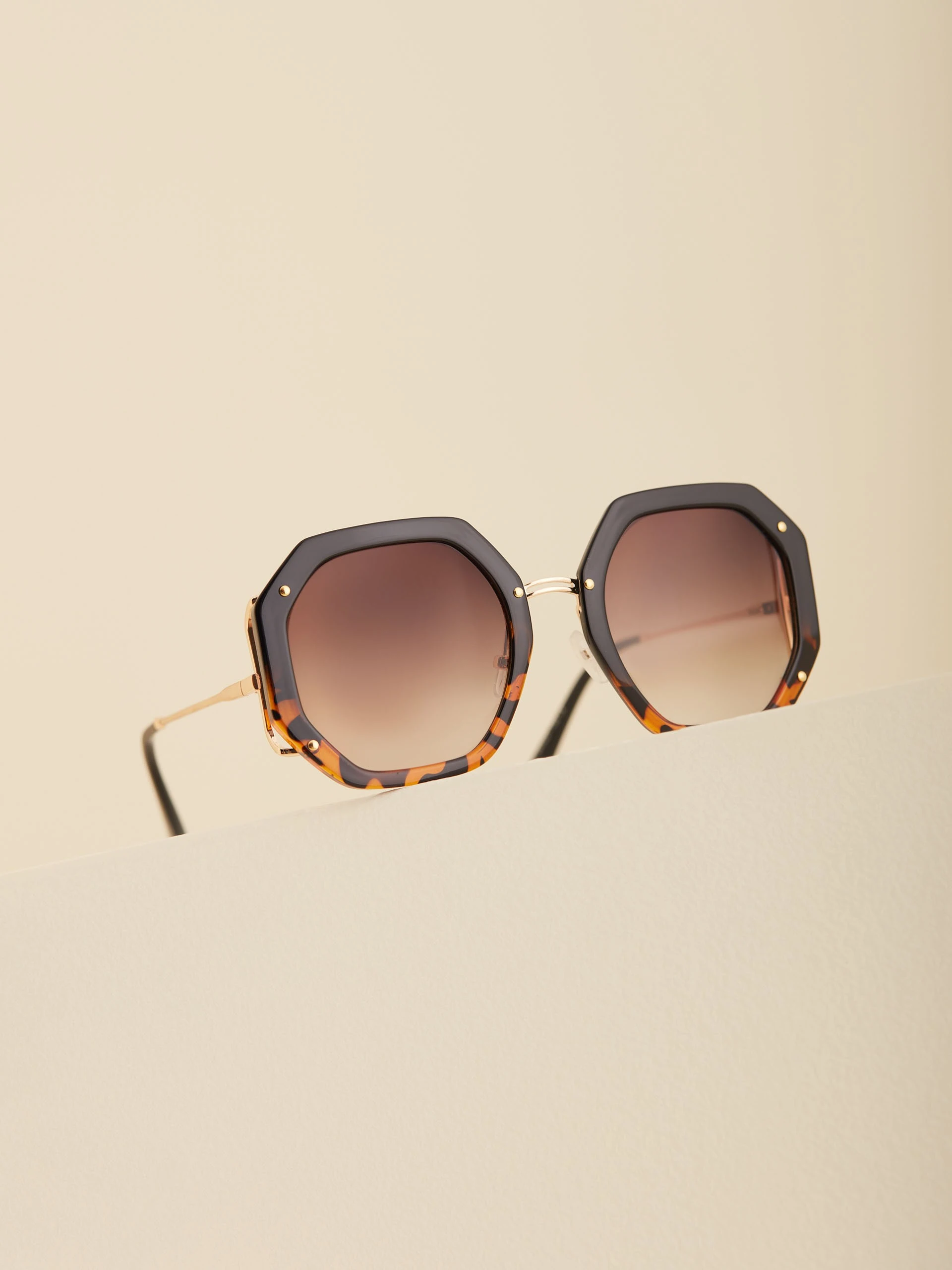 GLASSES WITH LEOPARD PRINT MOTIF