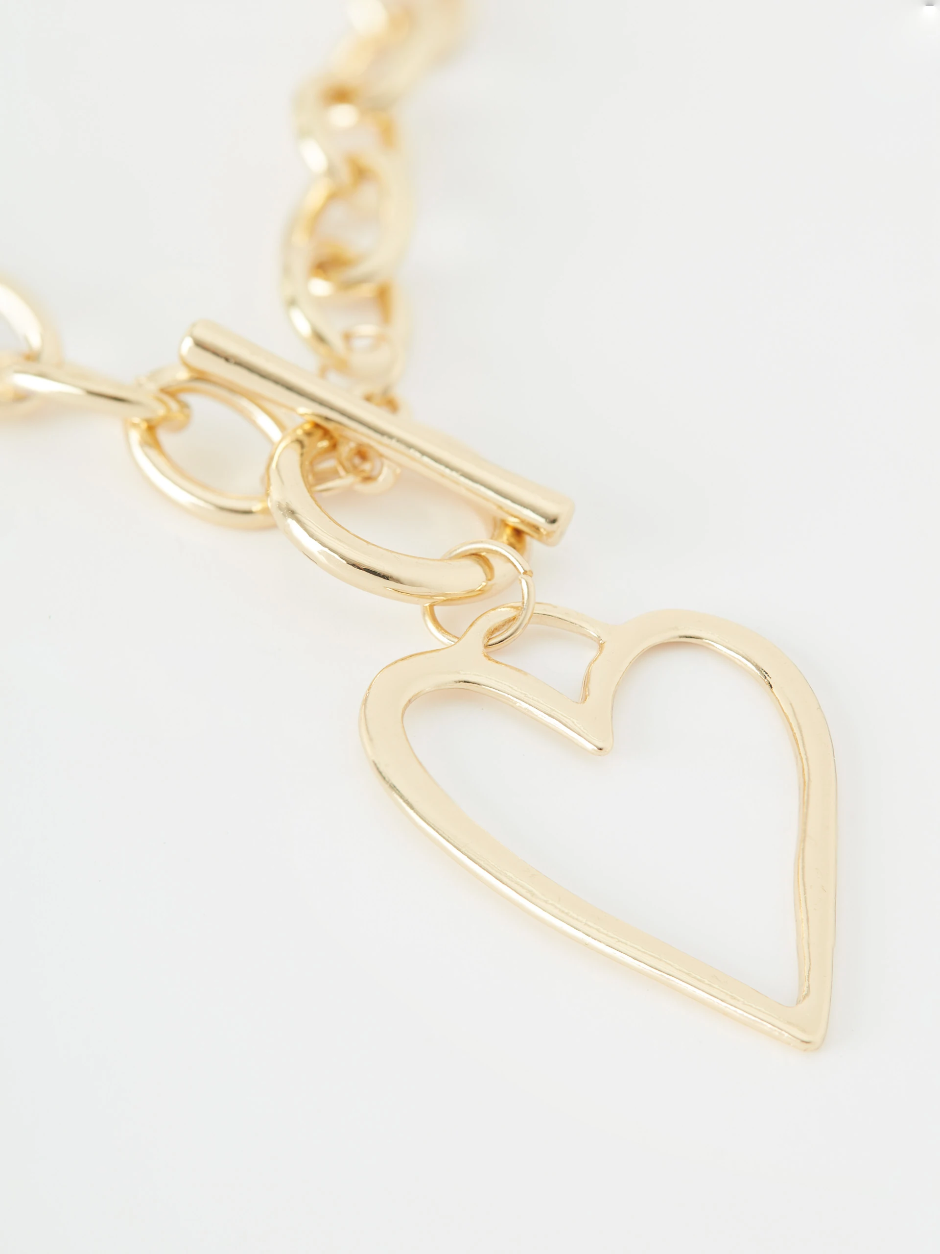 Necklace with heart-shaped pendant