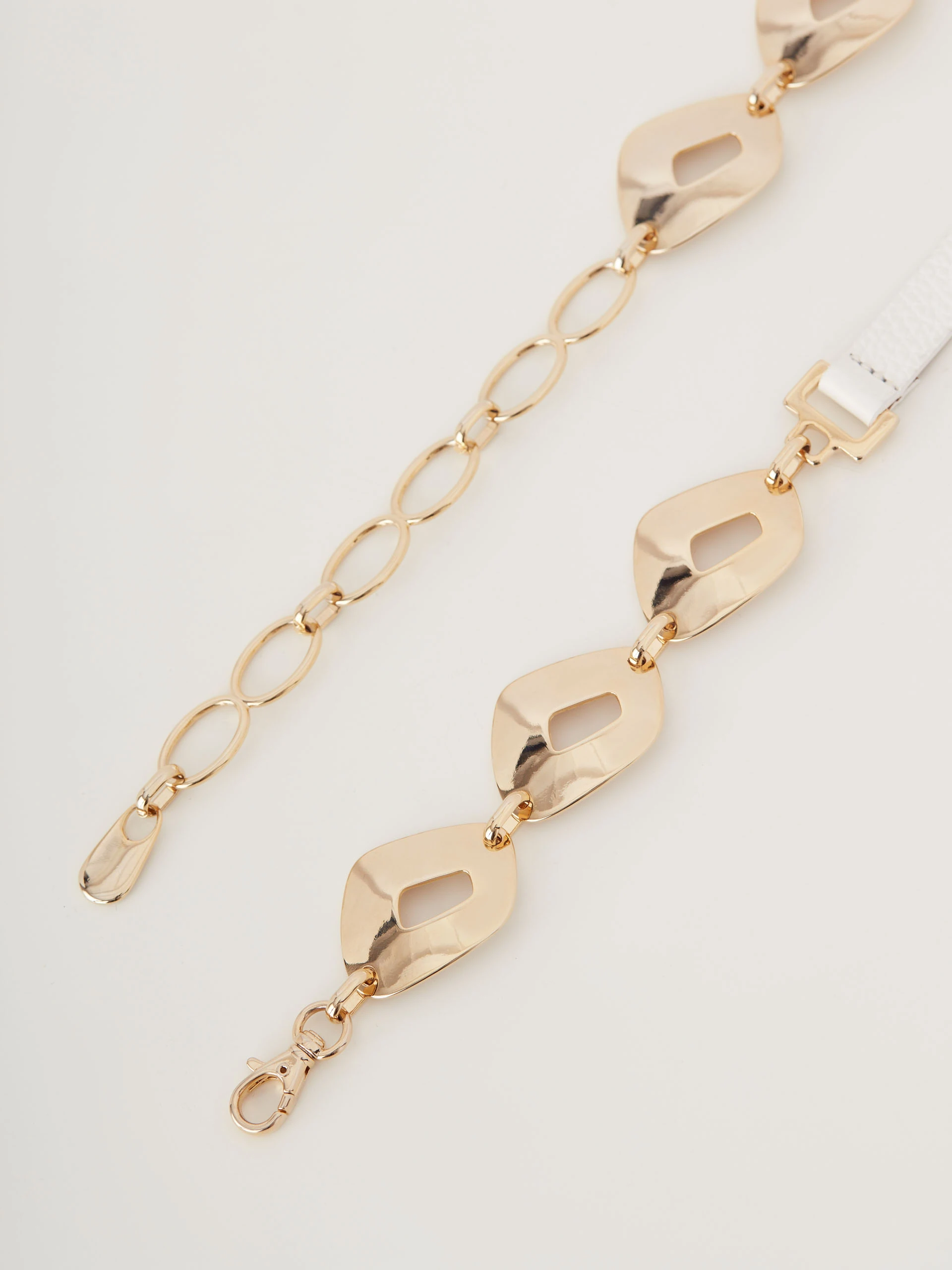 Cream chain belt