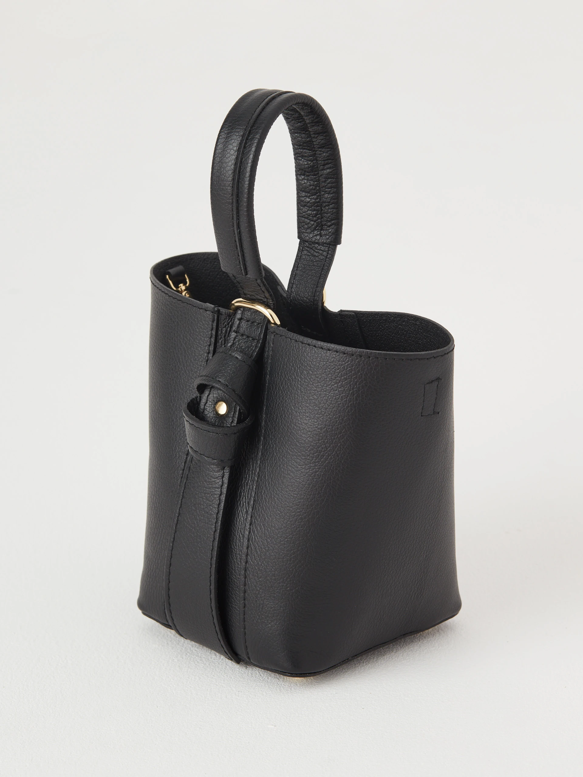 Black bucket bag
