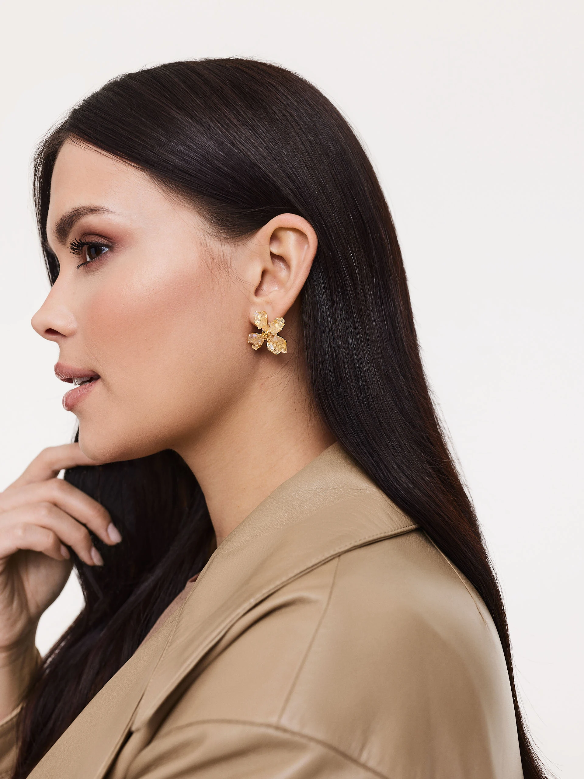 Earrings with glass crystals