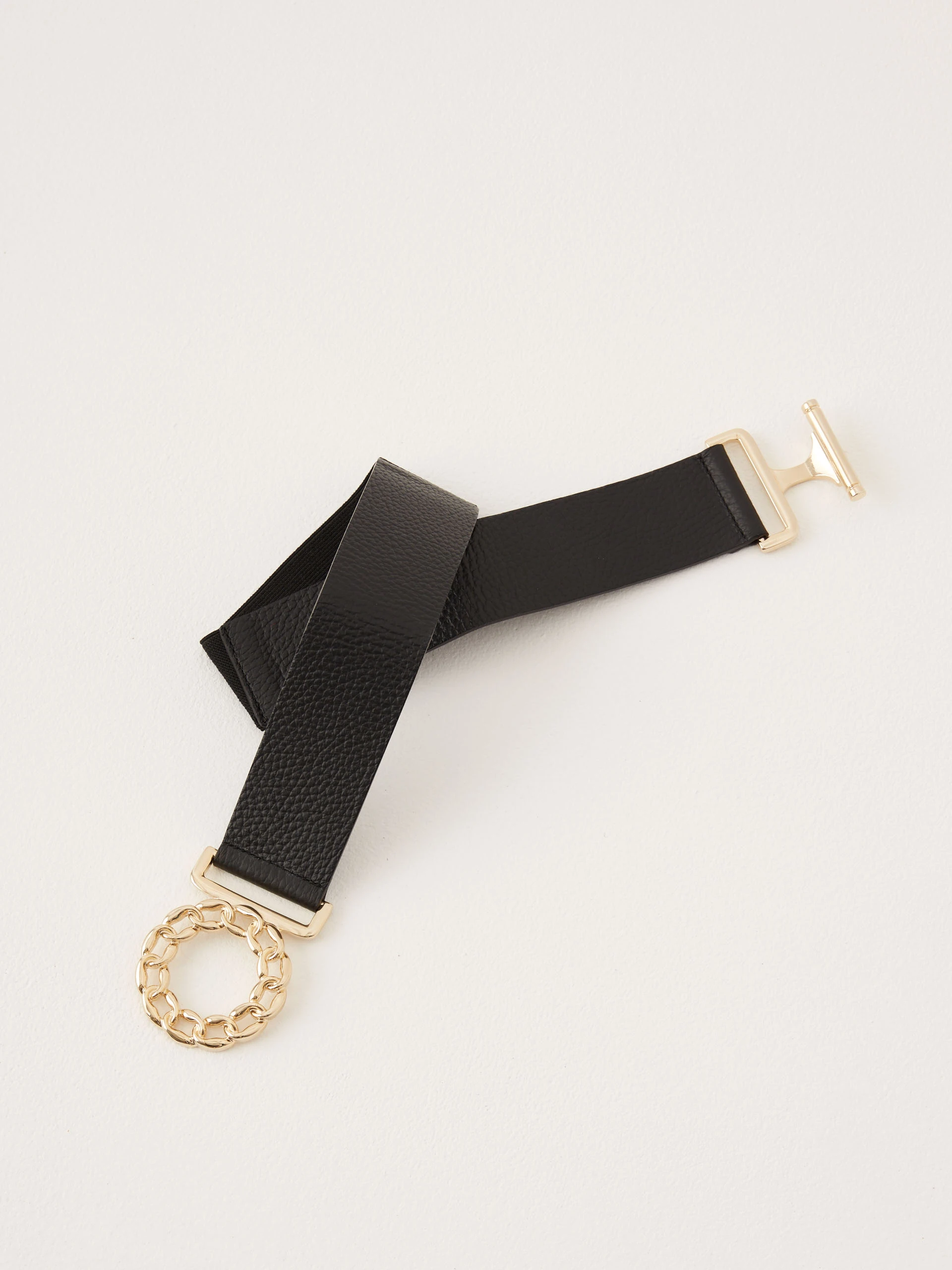 Elegant black natural leather belt