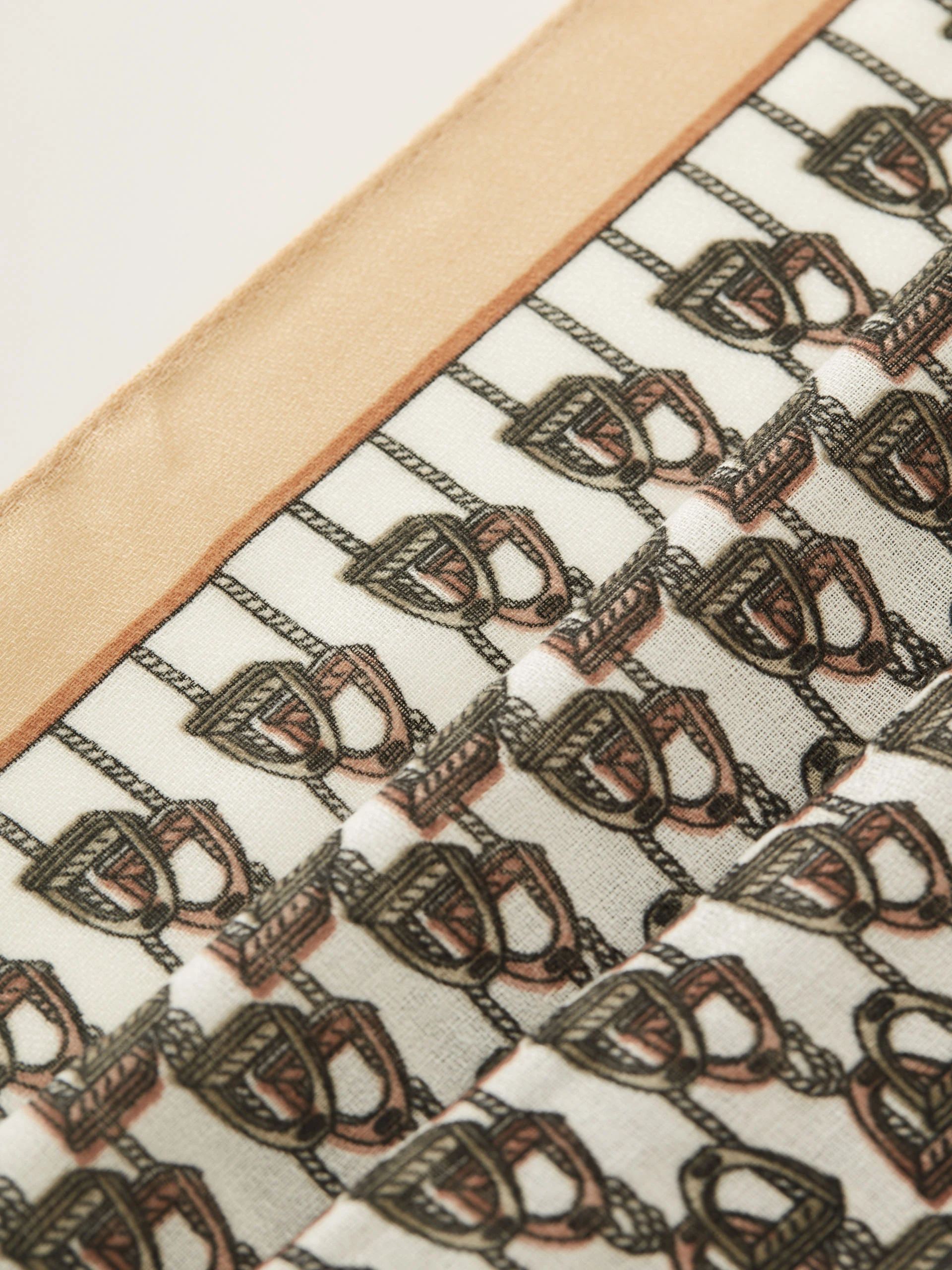 Rectangular shawl in a fine uniform pattern