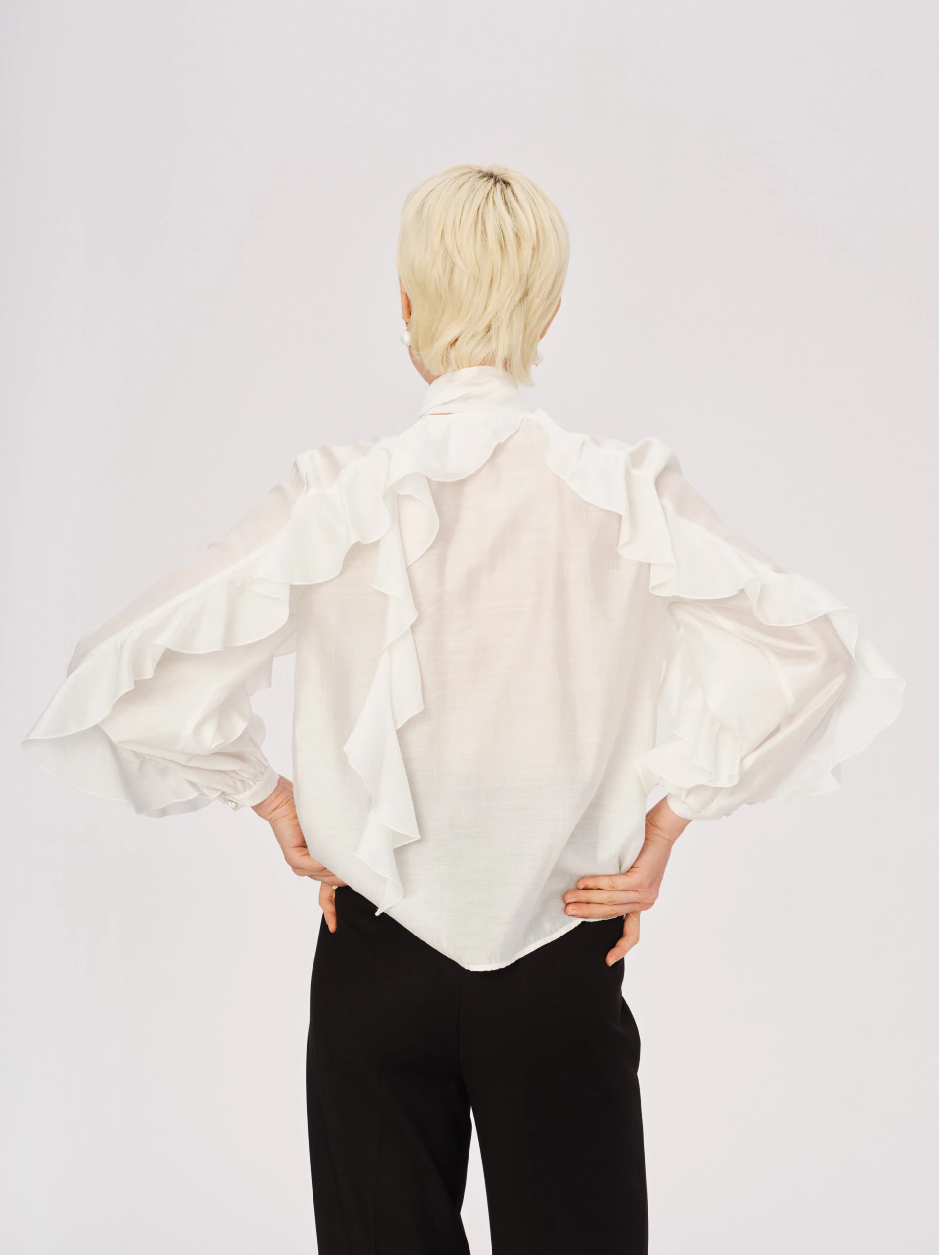 Elegant blouse with ruffles