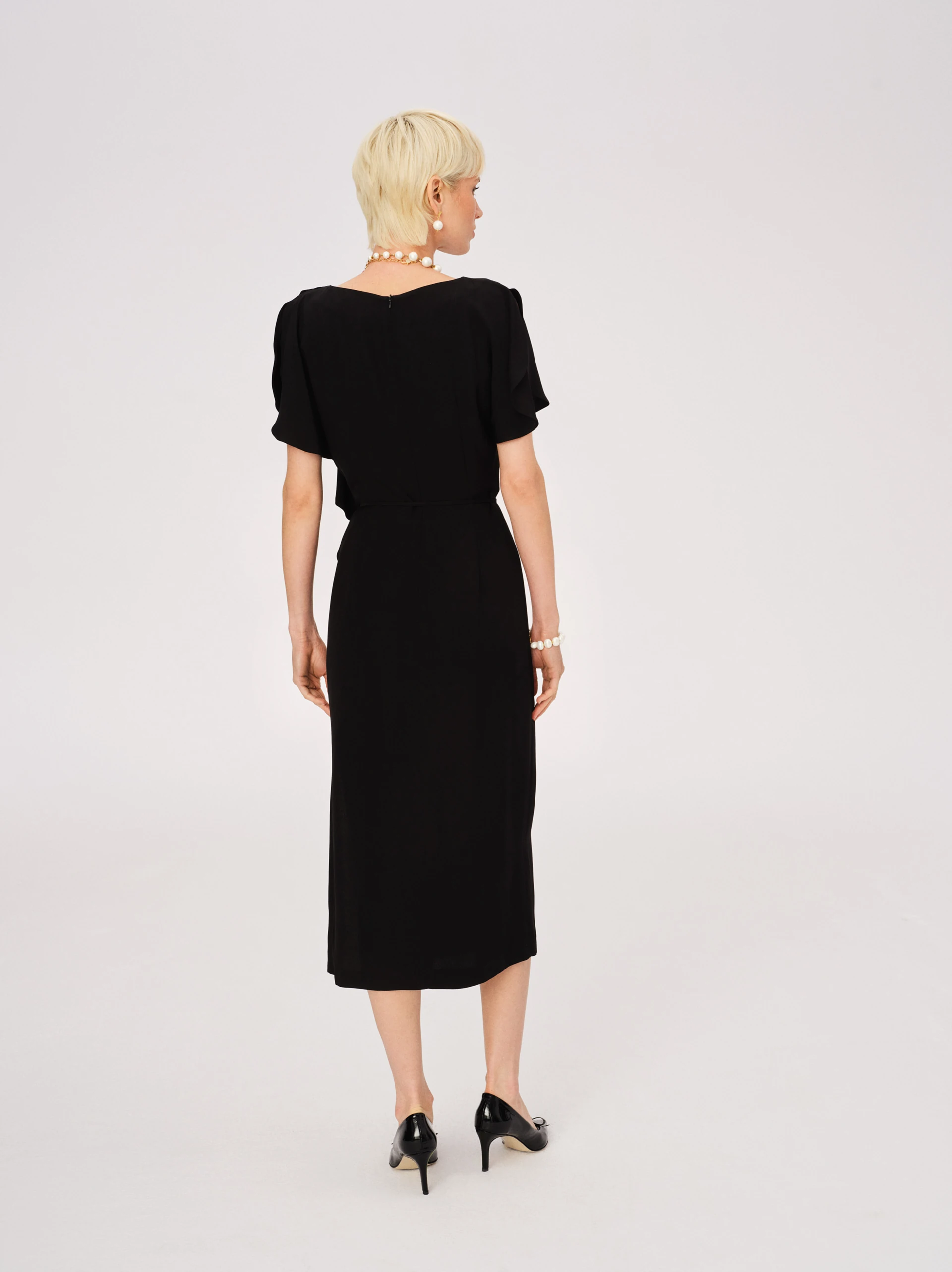 Black elegant midi dress with slit