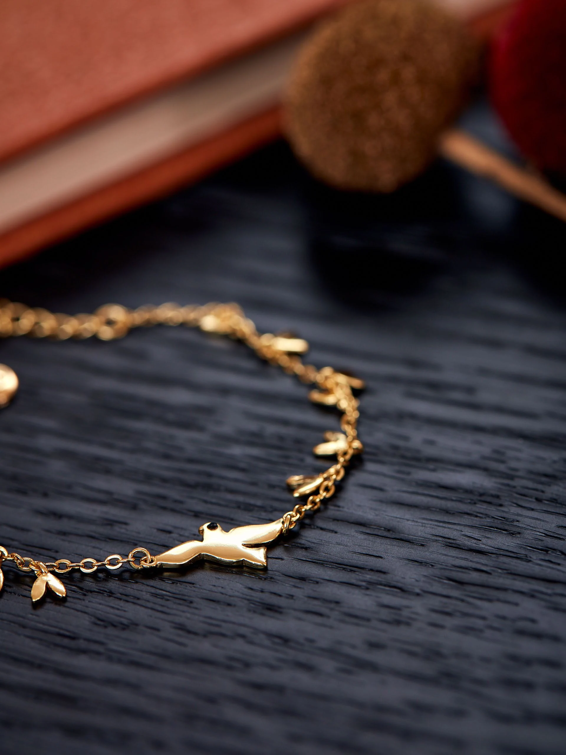 DELICATE GOLD BRACELET