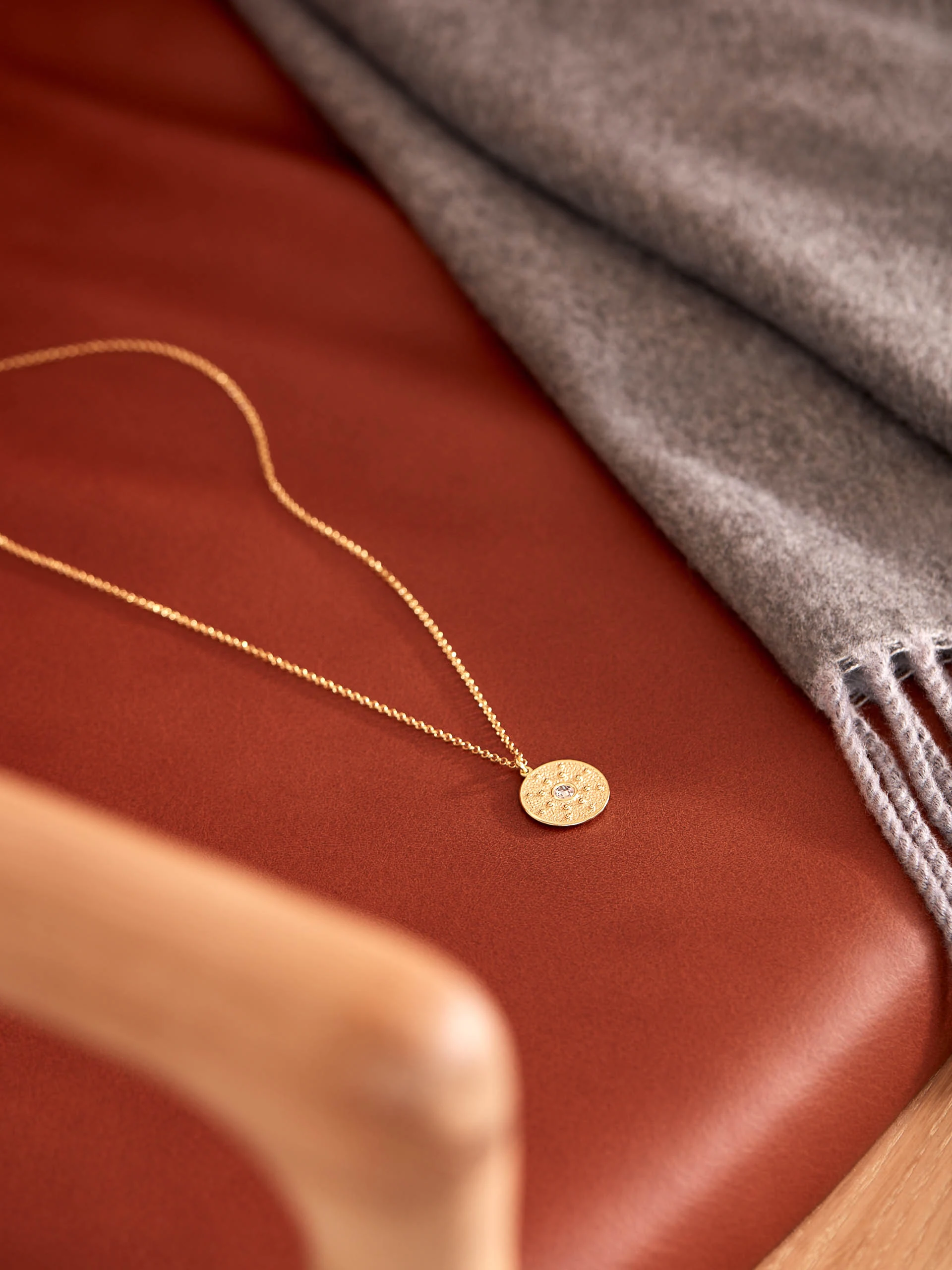 GOLD PLATED NECKLACE WITH COIN