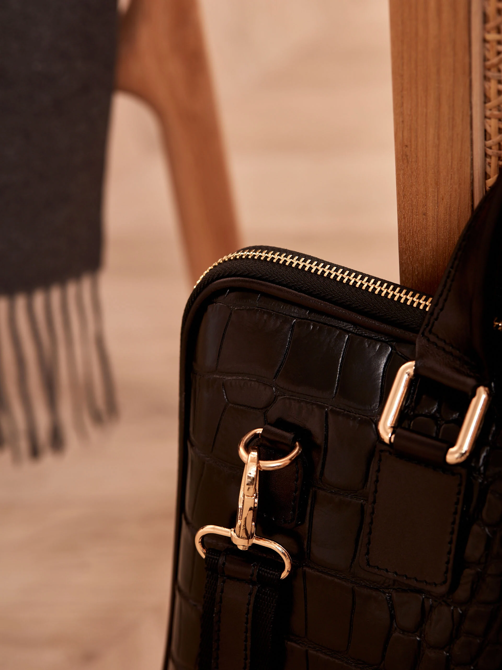 BLACK LEATHER BRIEFCASE