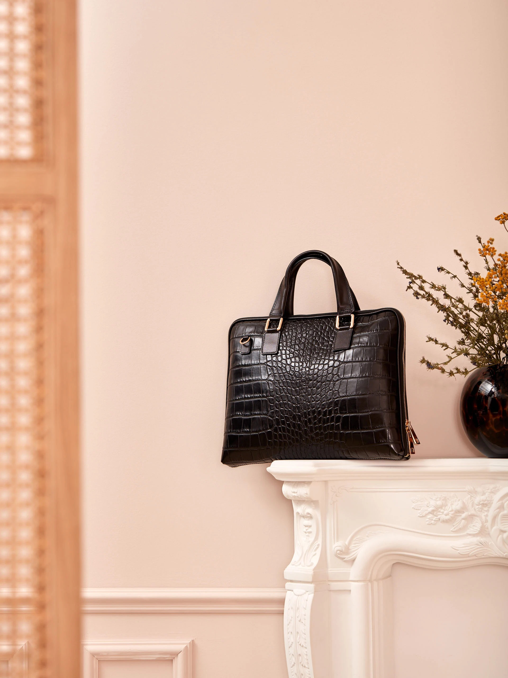 BLACK LEATHER BRIEFCASE
