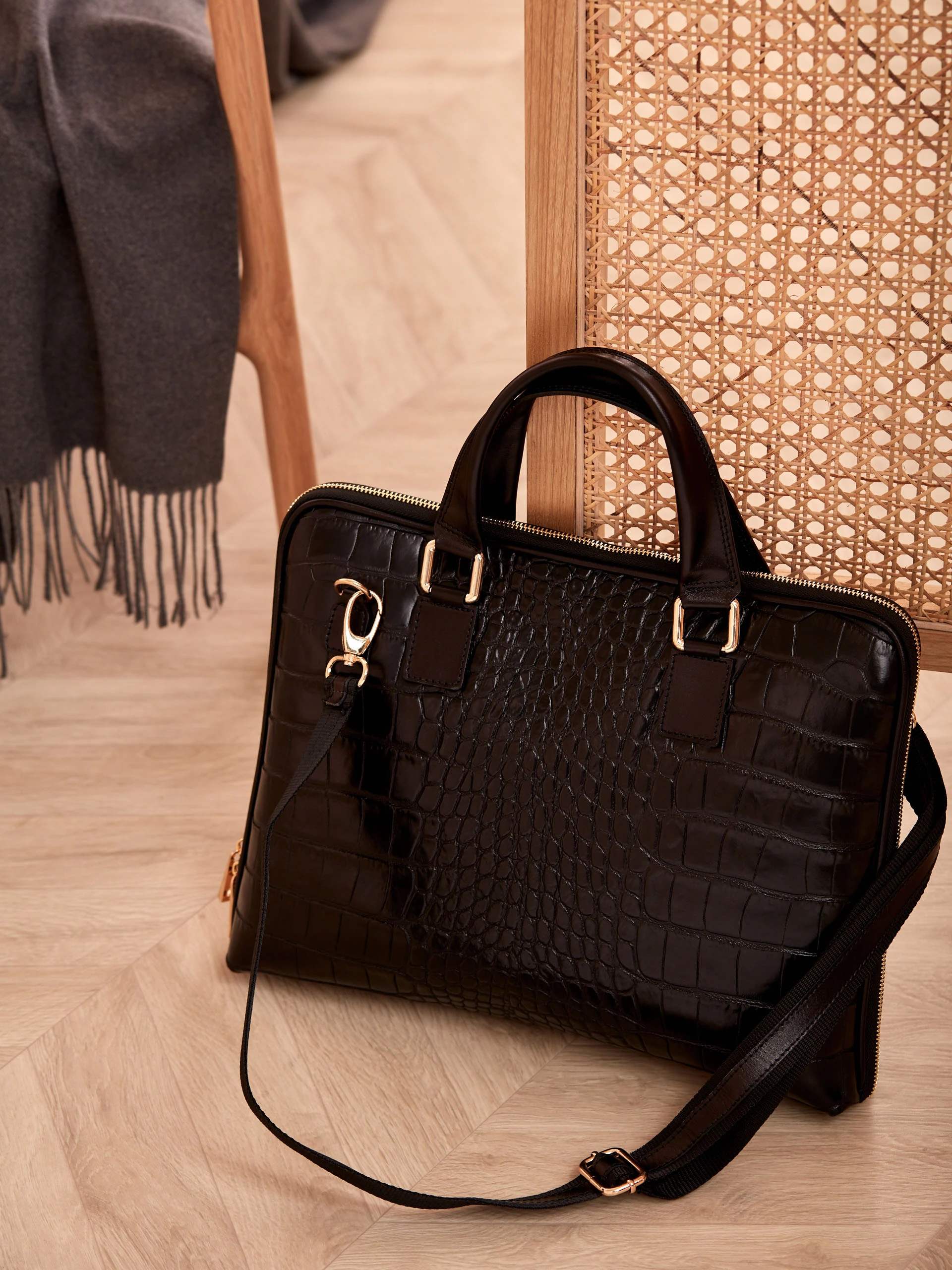 BLACK LEATHER BRIEFCASE
