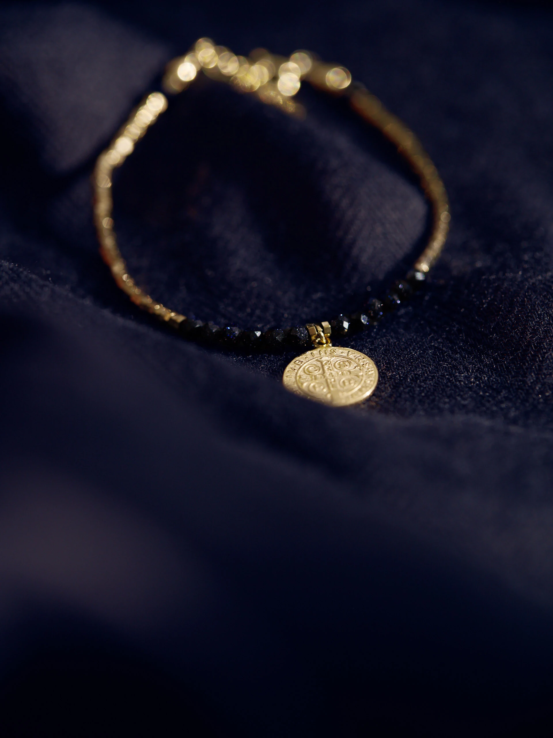 GOLD-PLATED BRACELET WITH NATURAL STONES