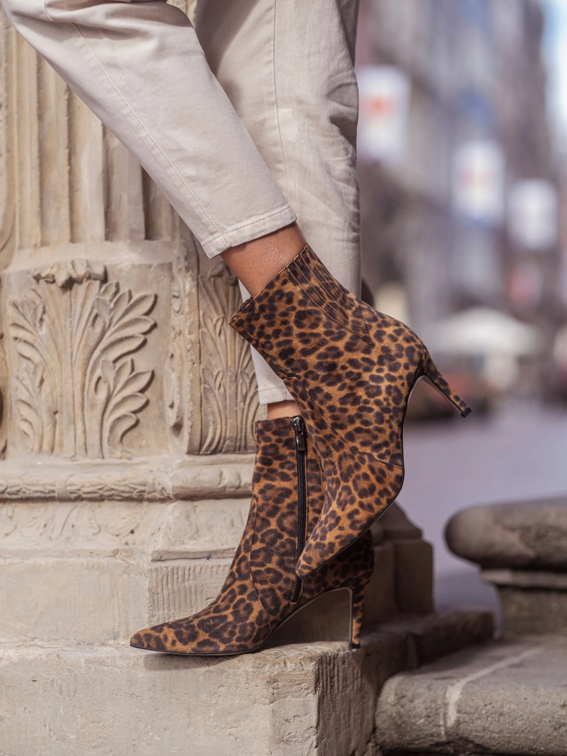 PANTHER PATTERN STILETTO BOOTS