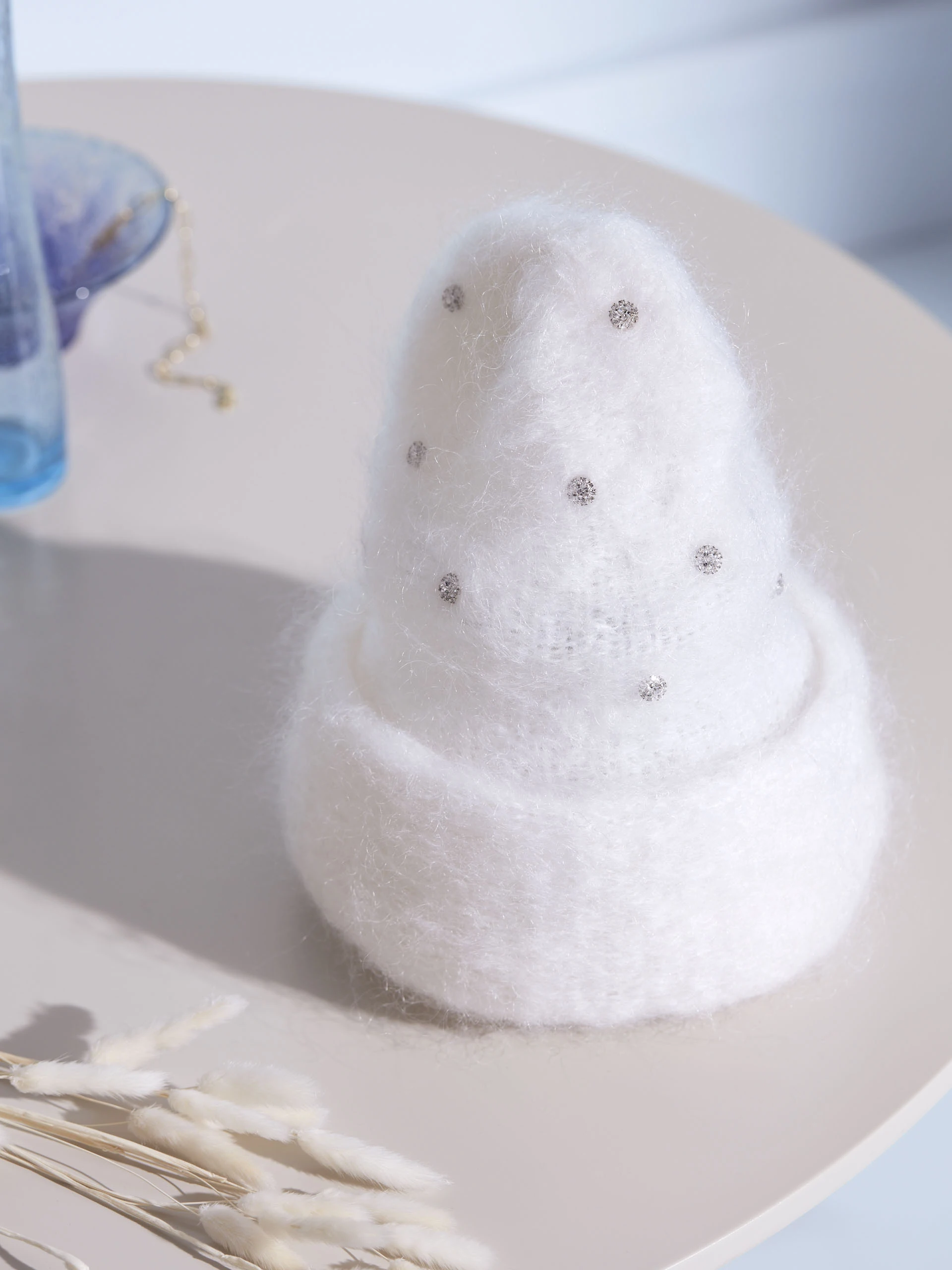 WHITE CAP MADE OF MOHAIR AND MERINO WOOL