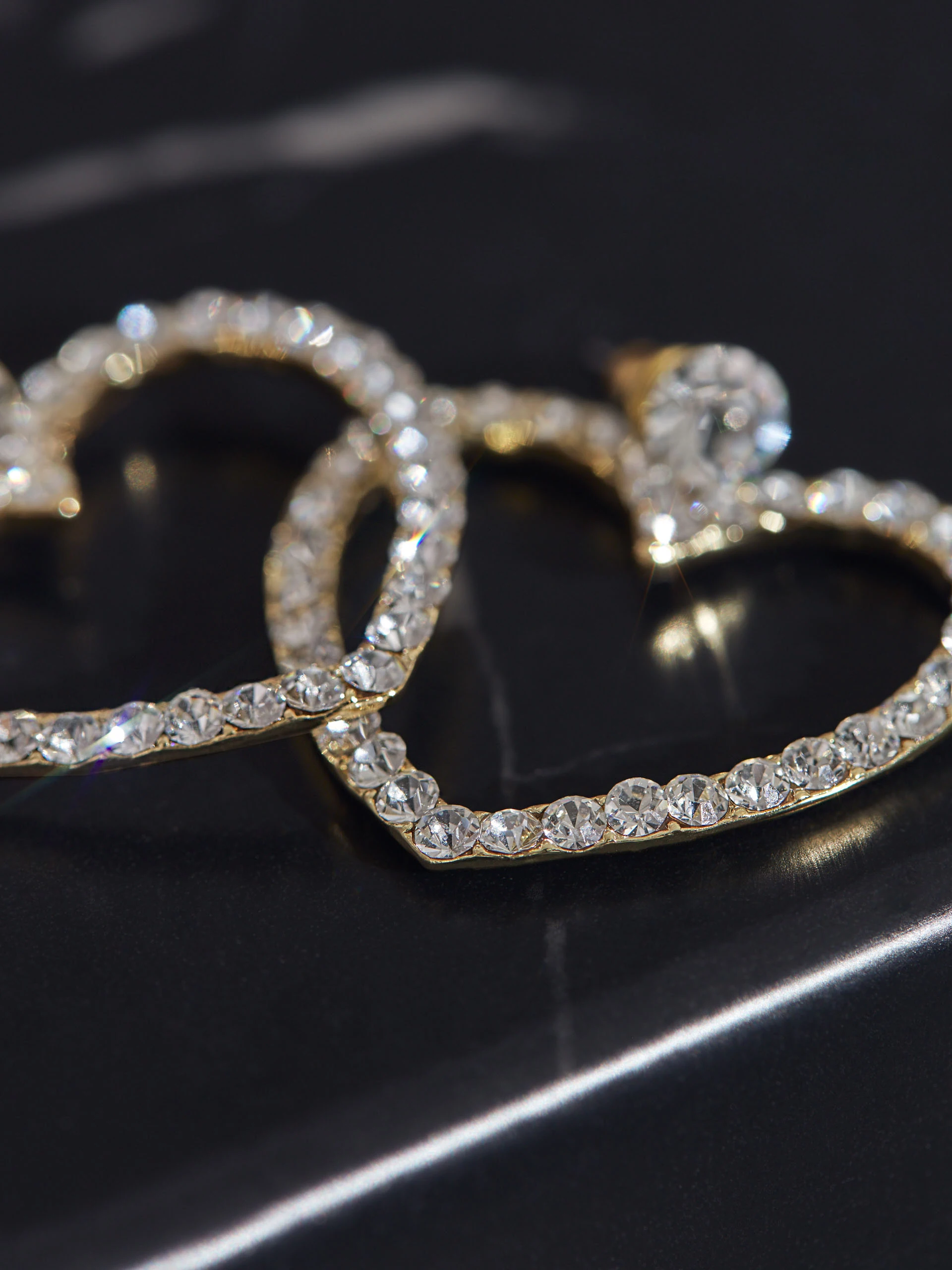 LONG HEART EARRINGS
