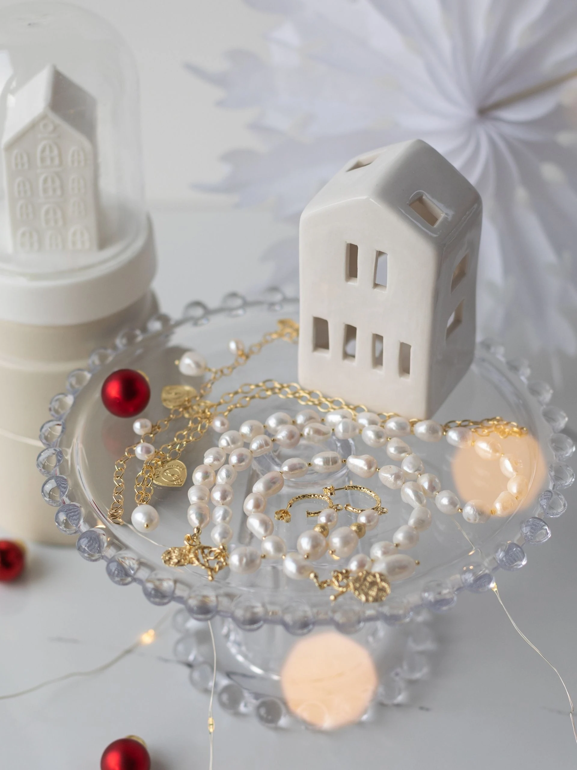 EARRINGS WITH PEARLS