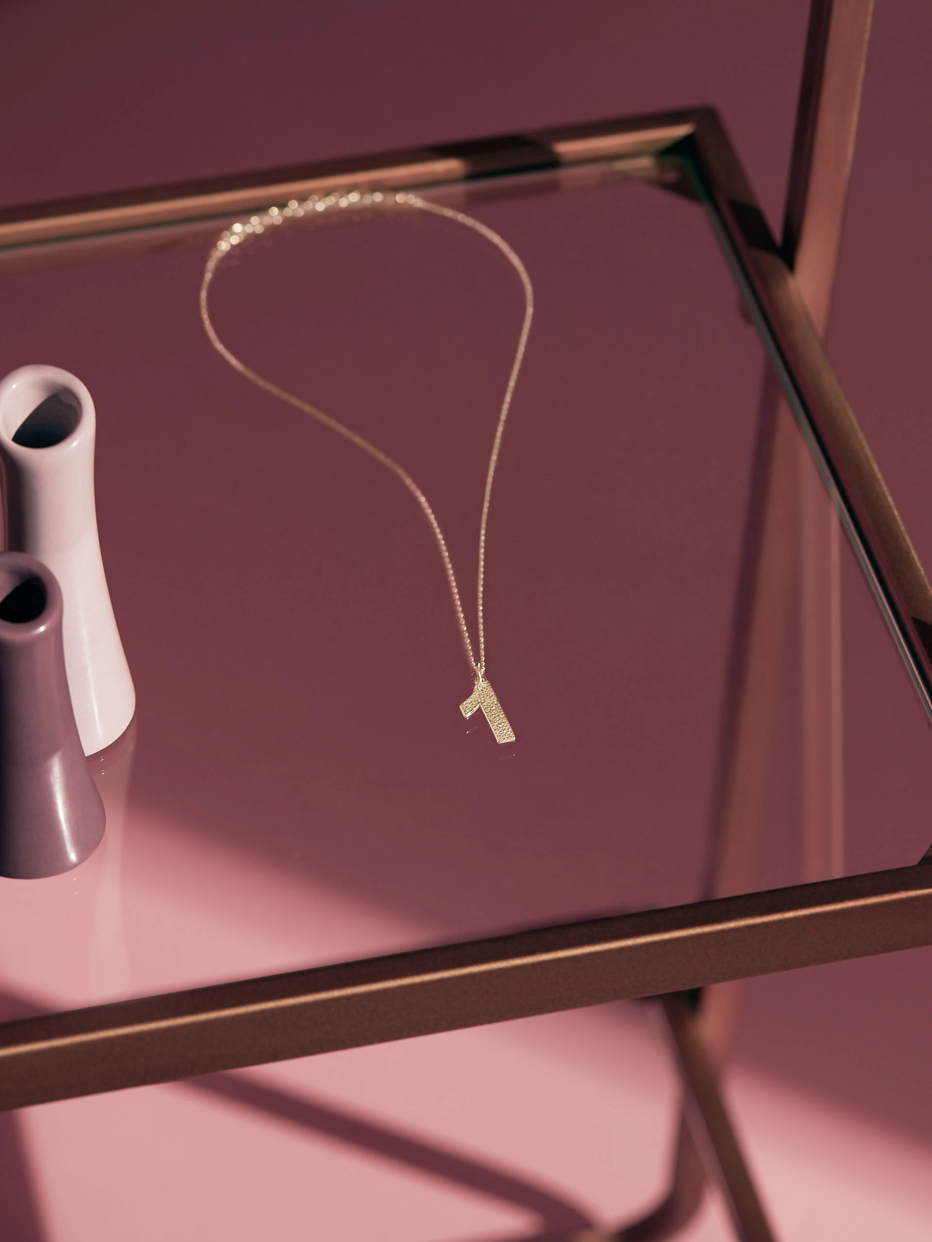 DELICATE CHAIN WITH THE NUMBER