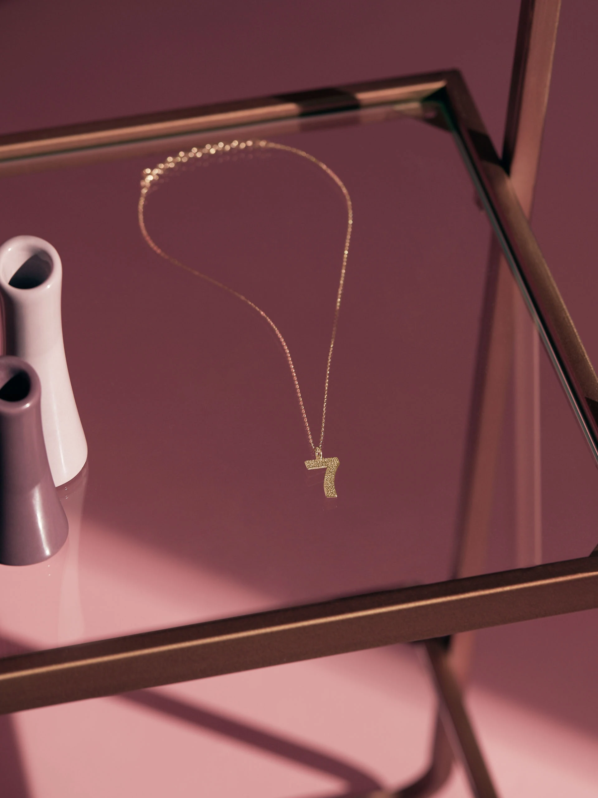 DELICATE CHAIN WITH THE NUMBER