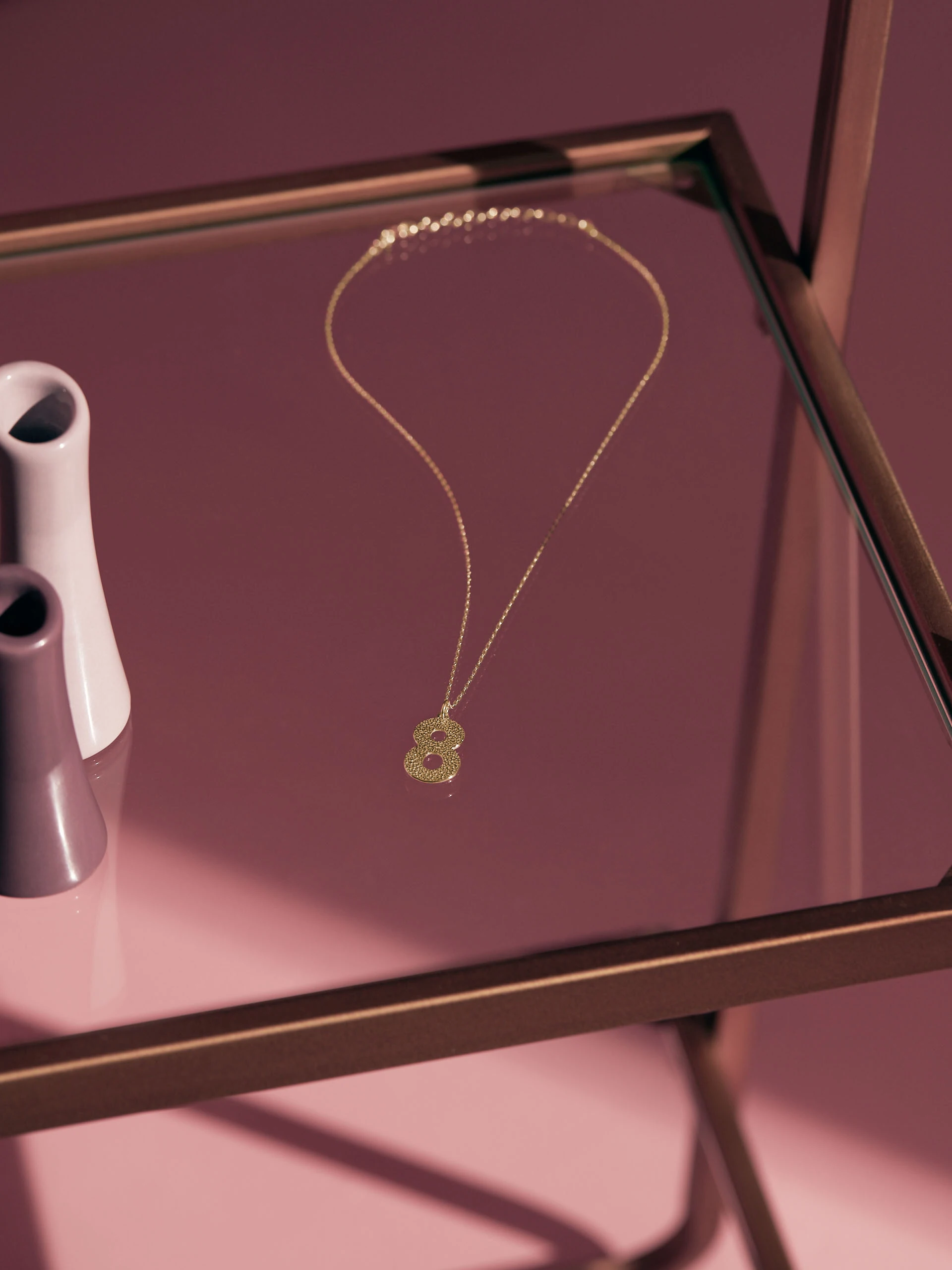 DELICATE CHAIN WITH THE NUMBER