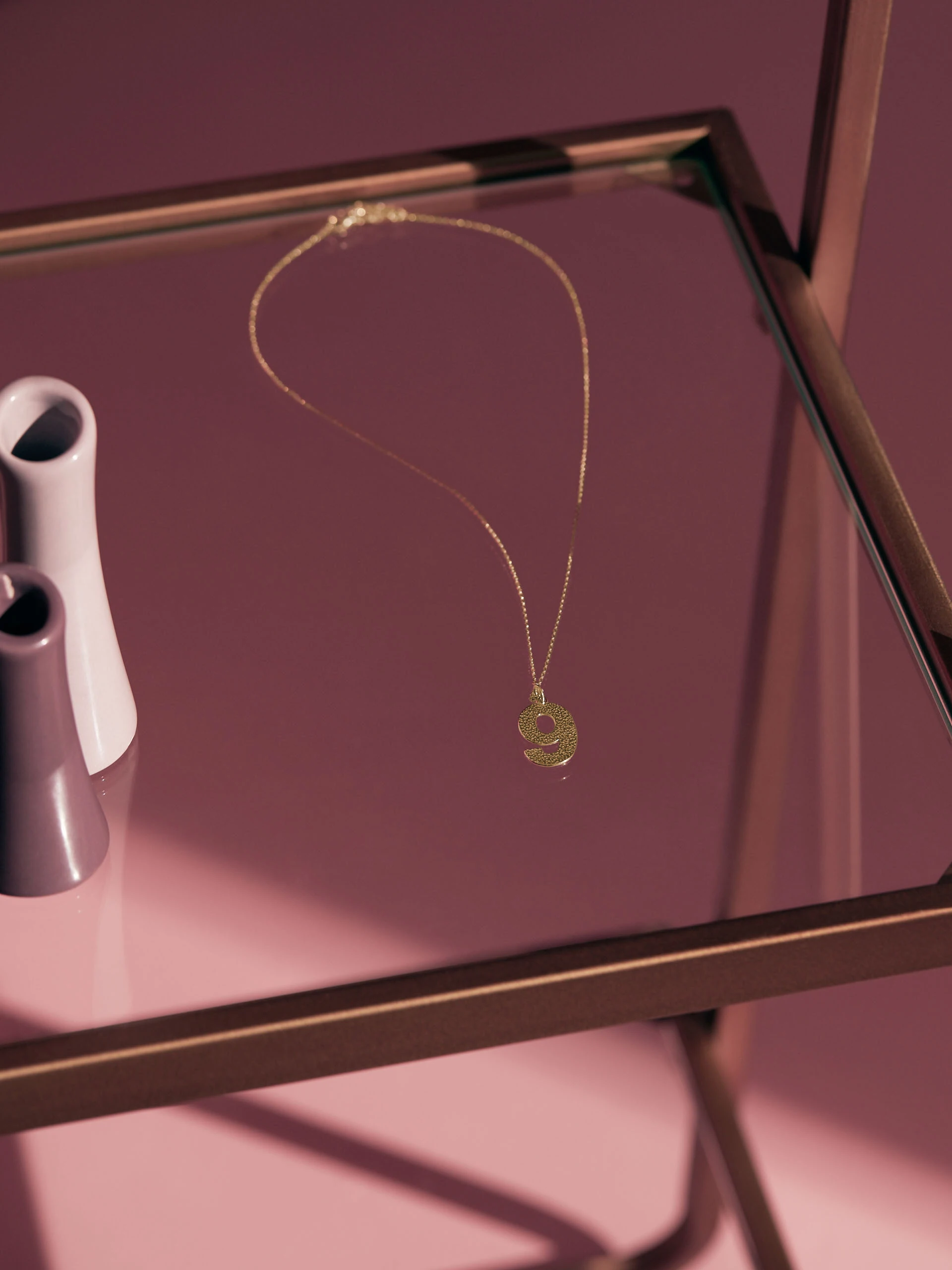 DELICATE CHAIN WITH THE NUMBER