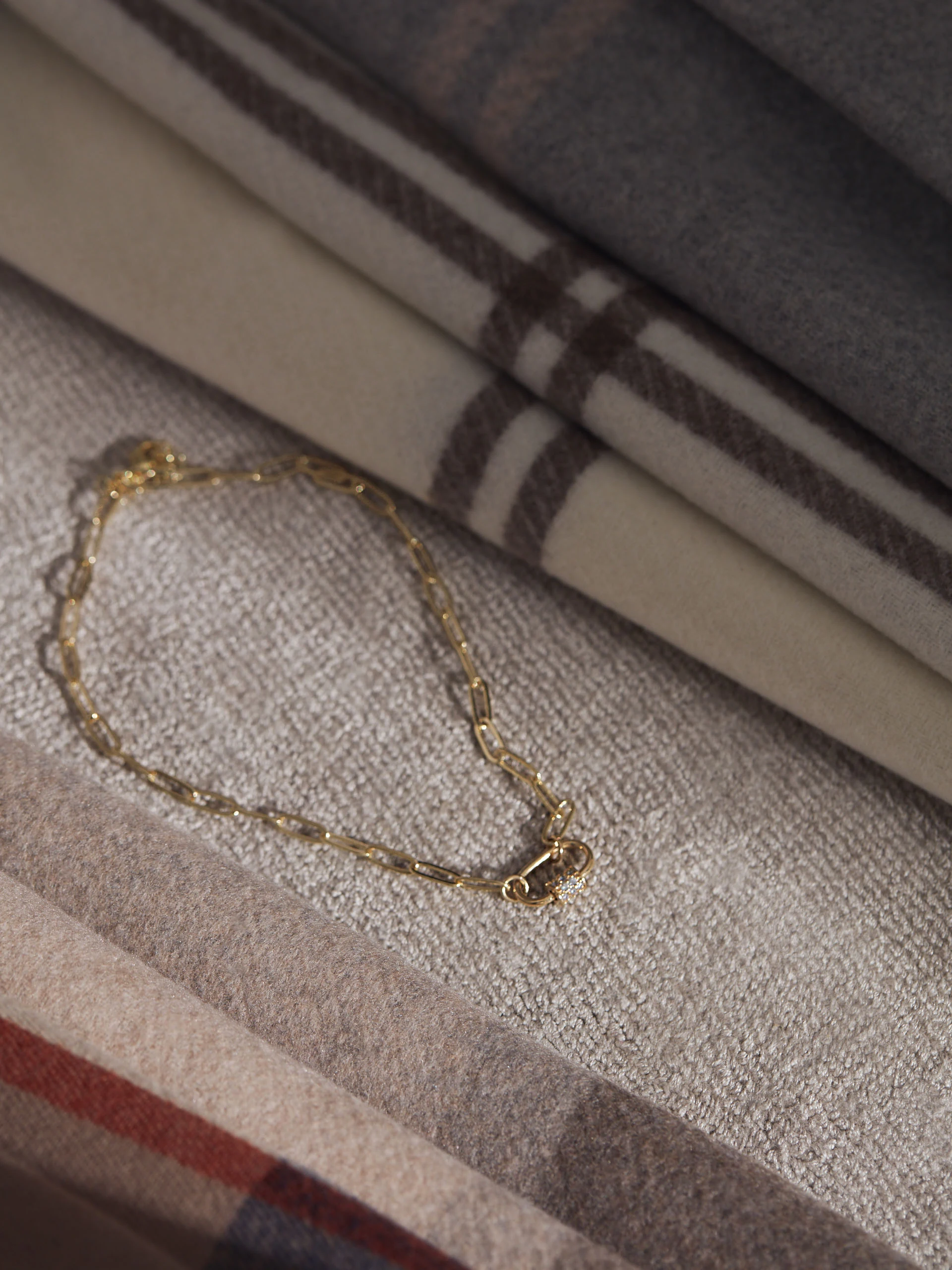 CHAIN NECKLACE