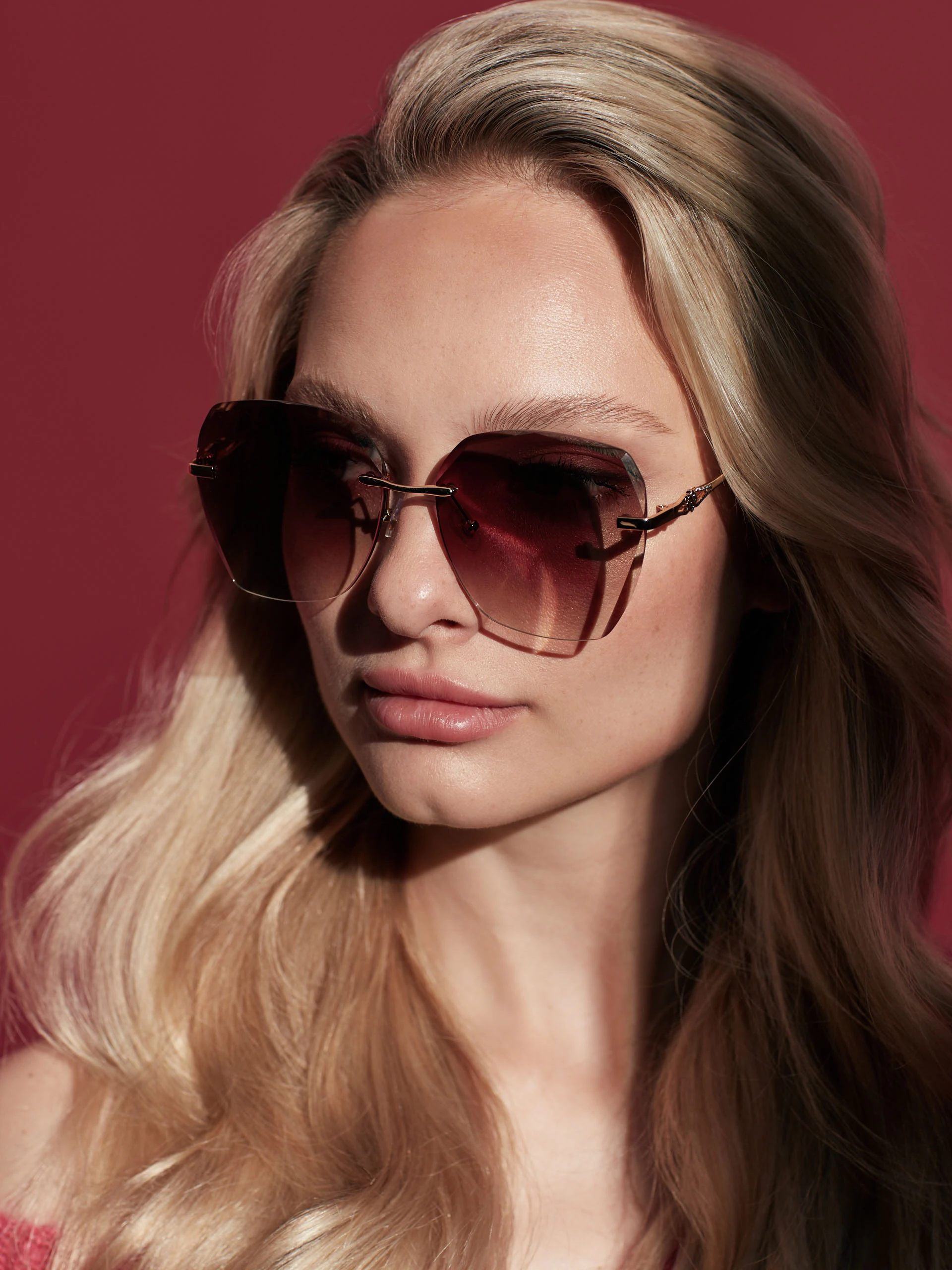 BROWN SUNGLASSES