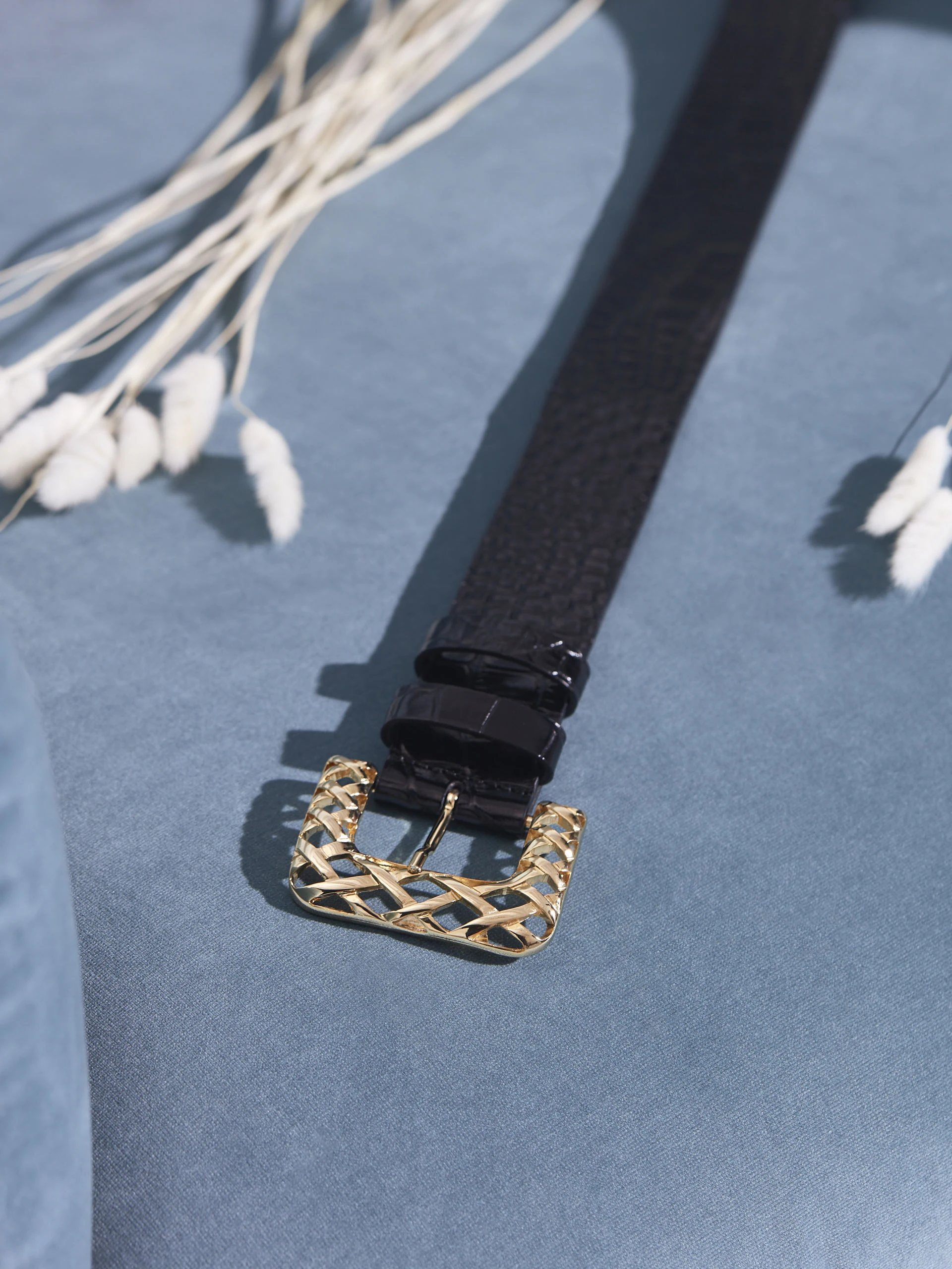 BLACK WIDE BELT WITH LARGE BUCKLE