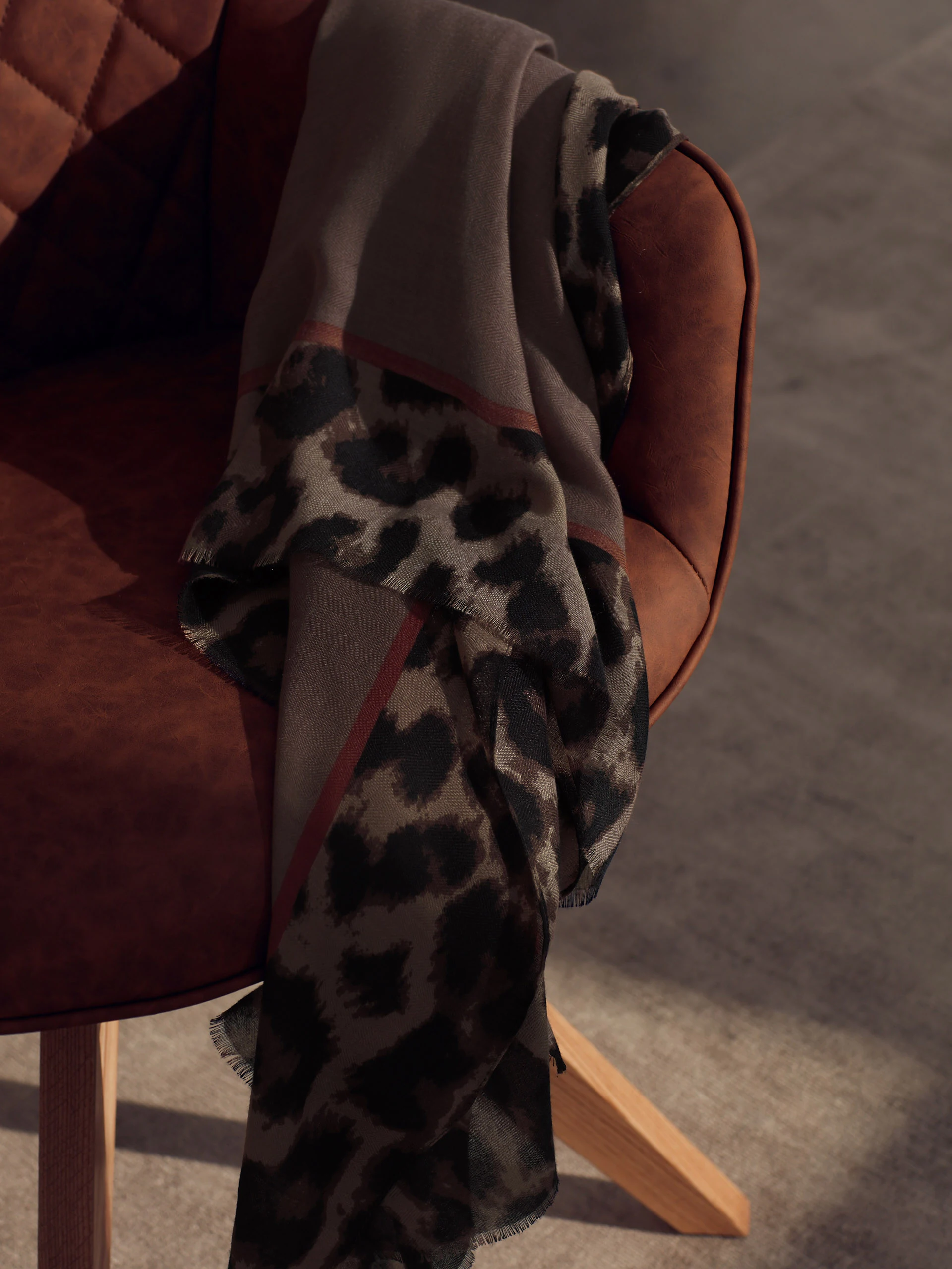 BROWN CAMOUFLAGE SCARF